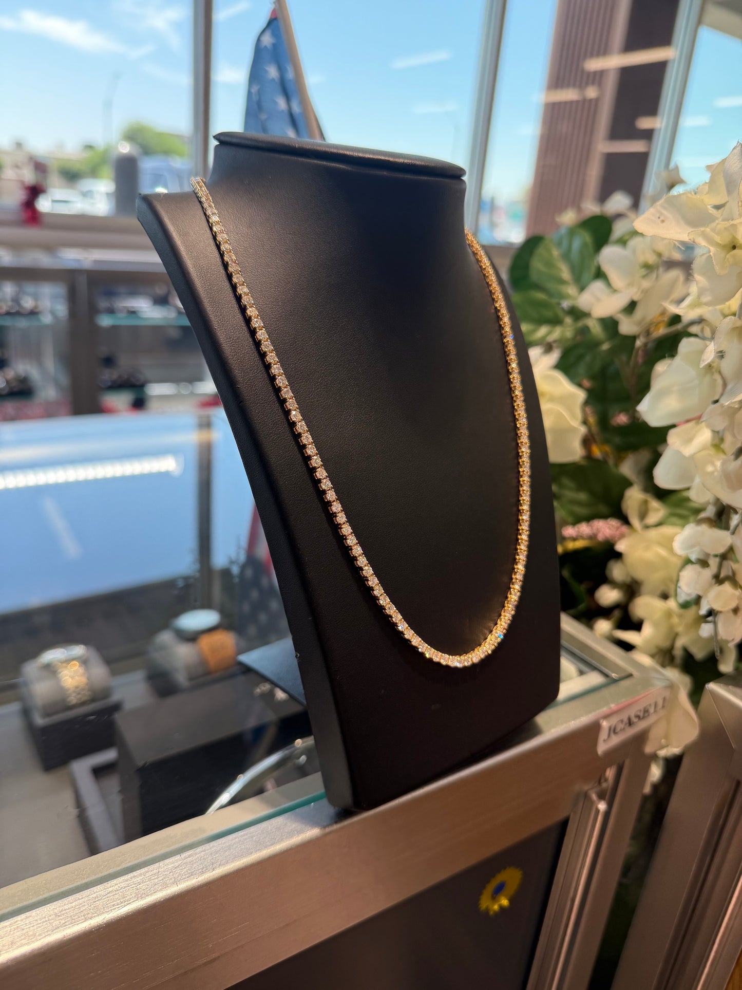 Gold diamond chain