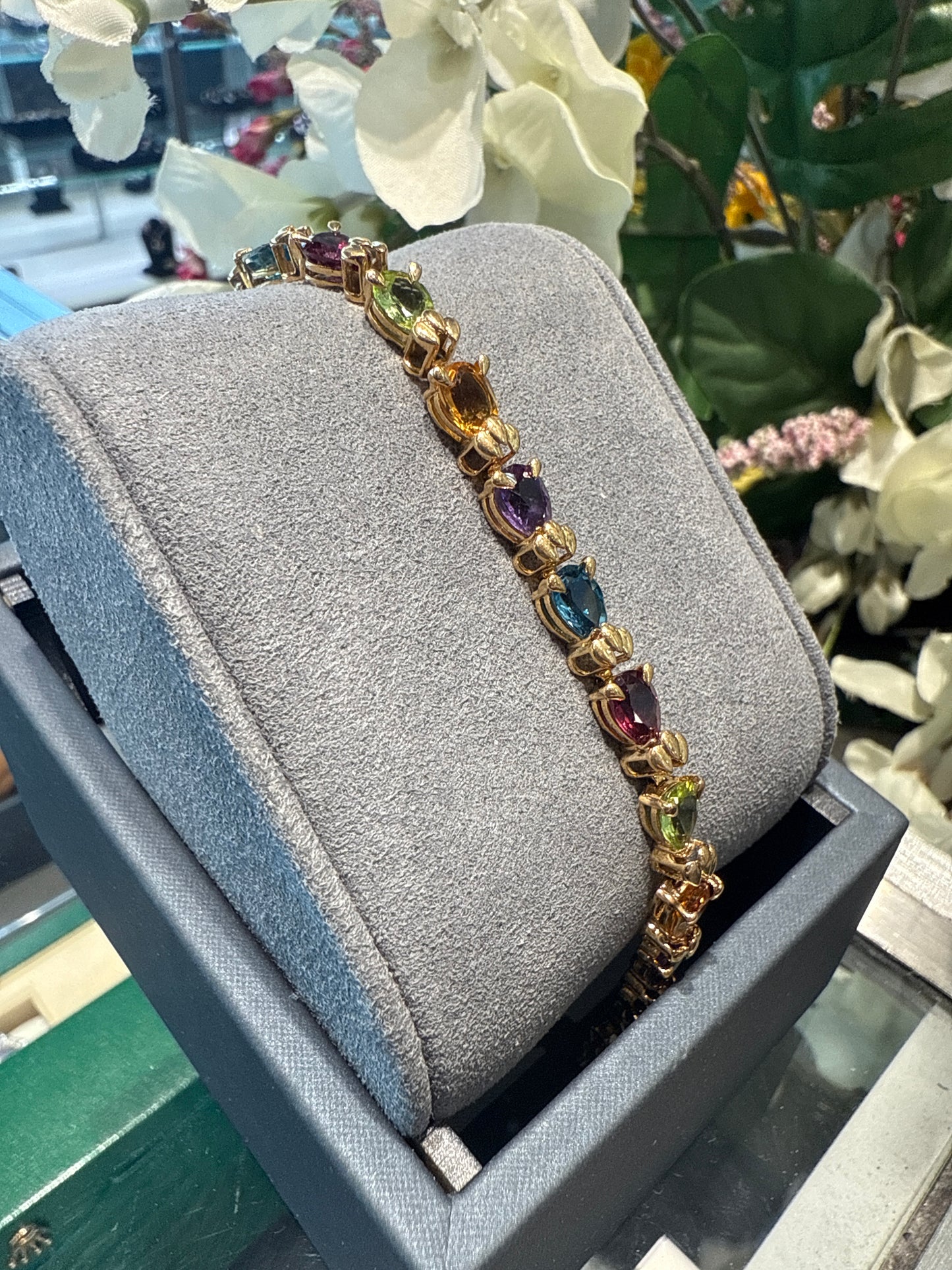 Gold bracelet