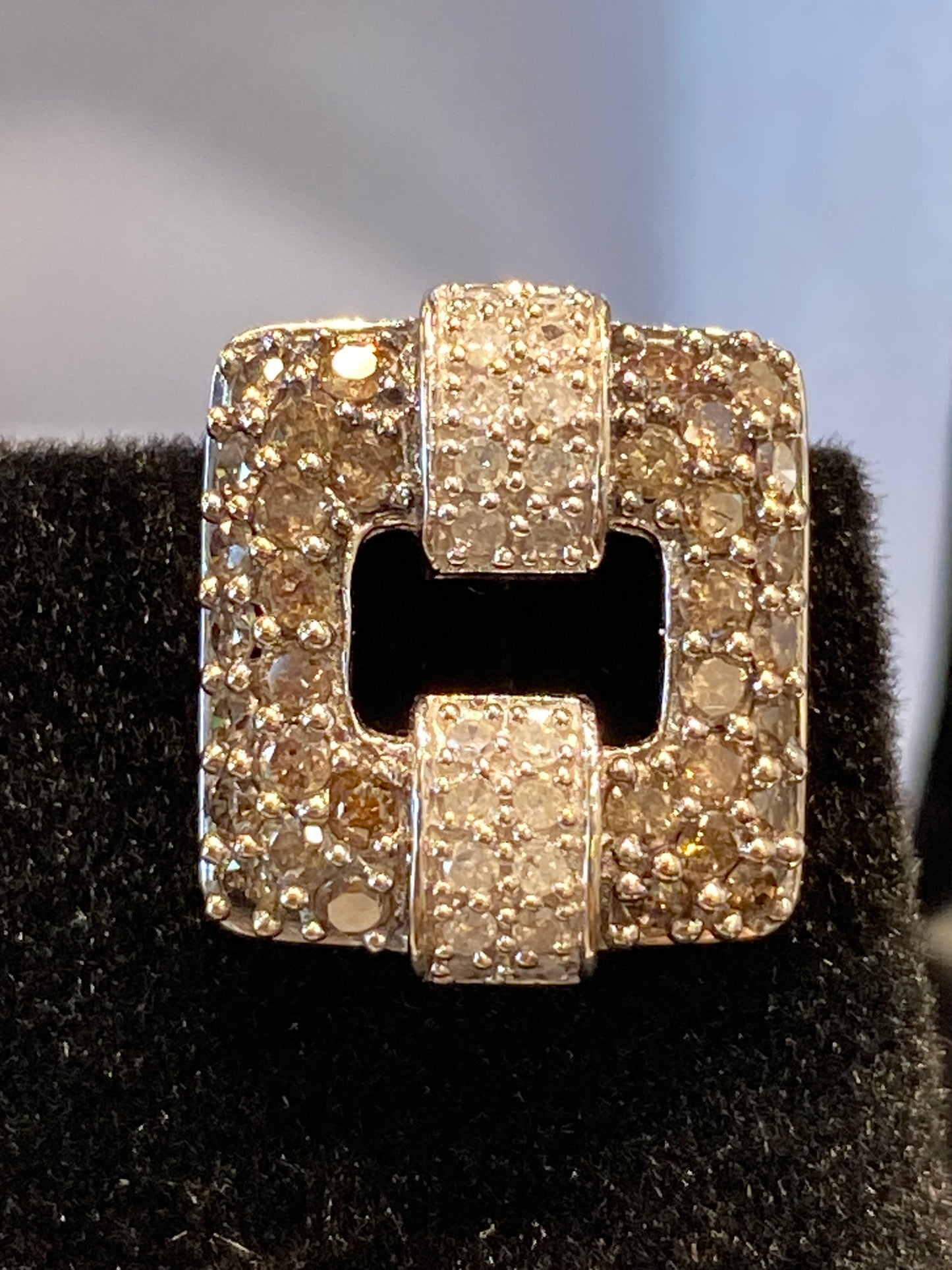 10k White Gold Diamond Earrings
