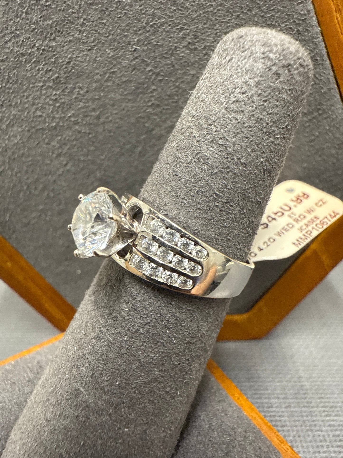 White gold ring