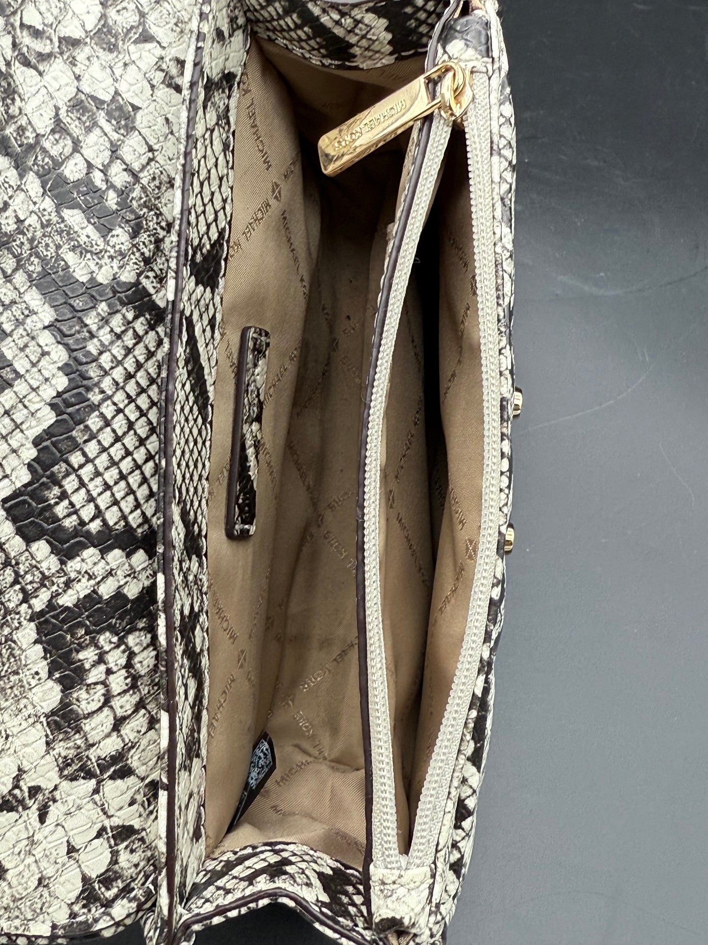 Hand bag