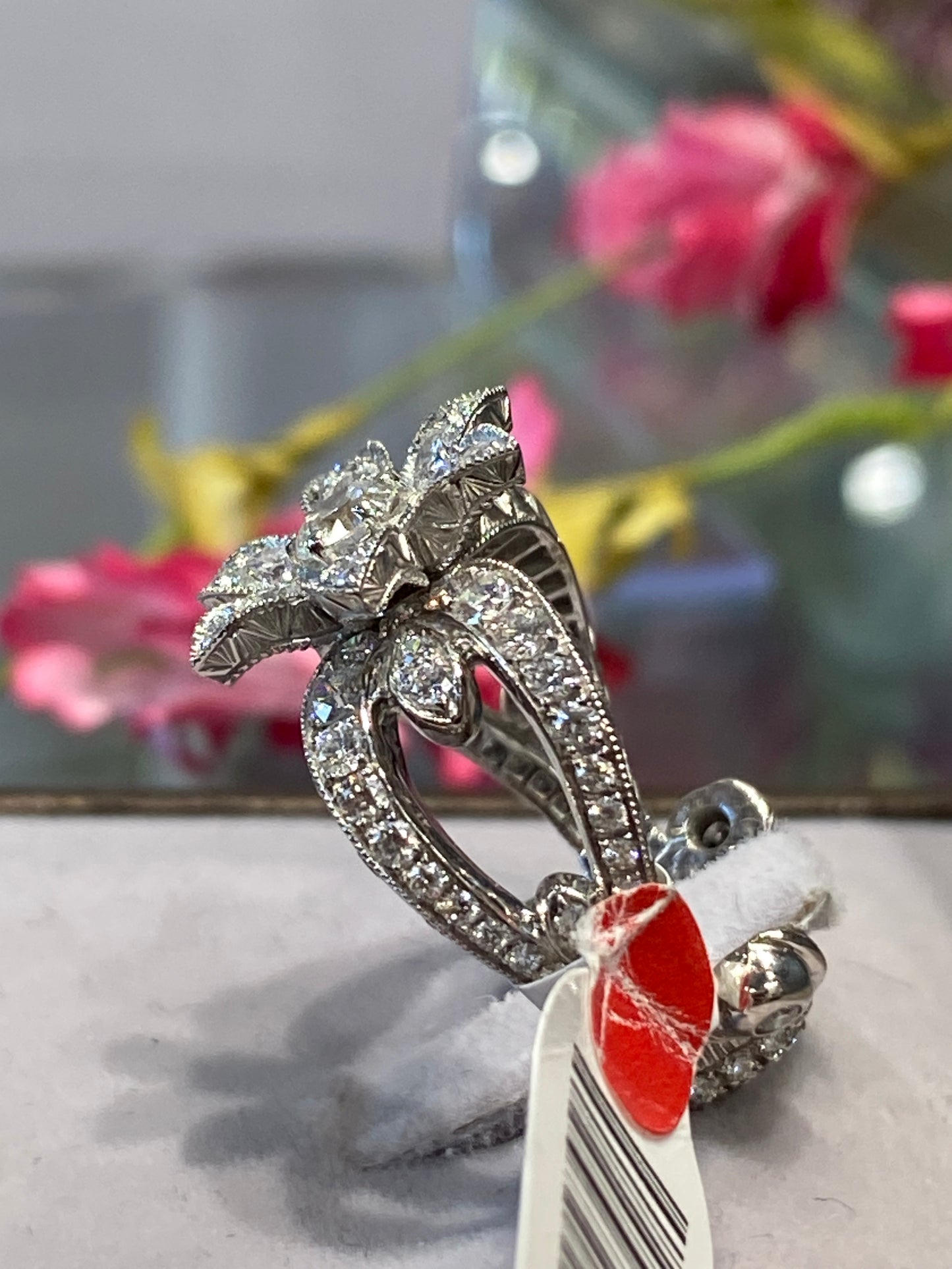 18k White Gold Diamond Gucci Ring