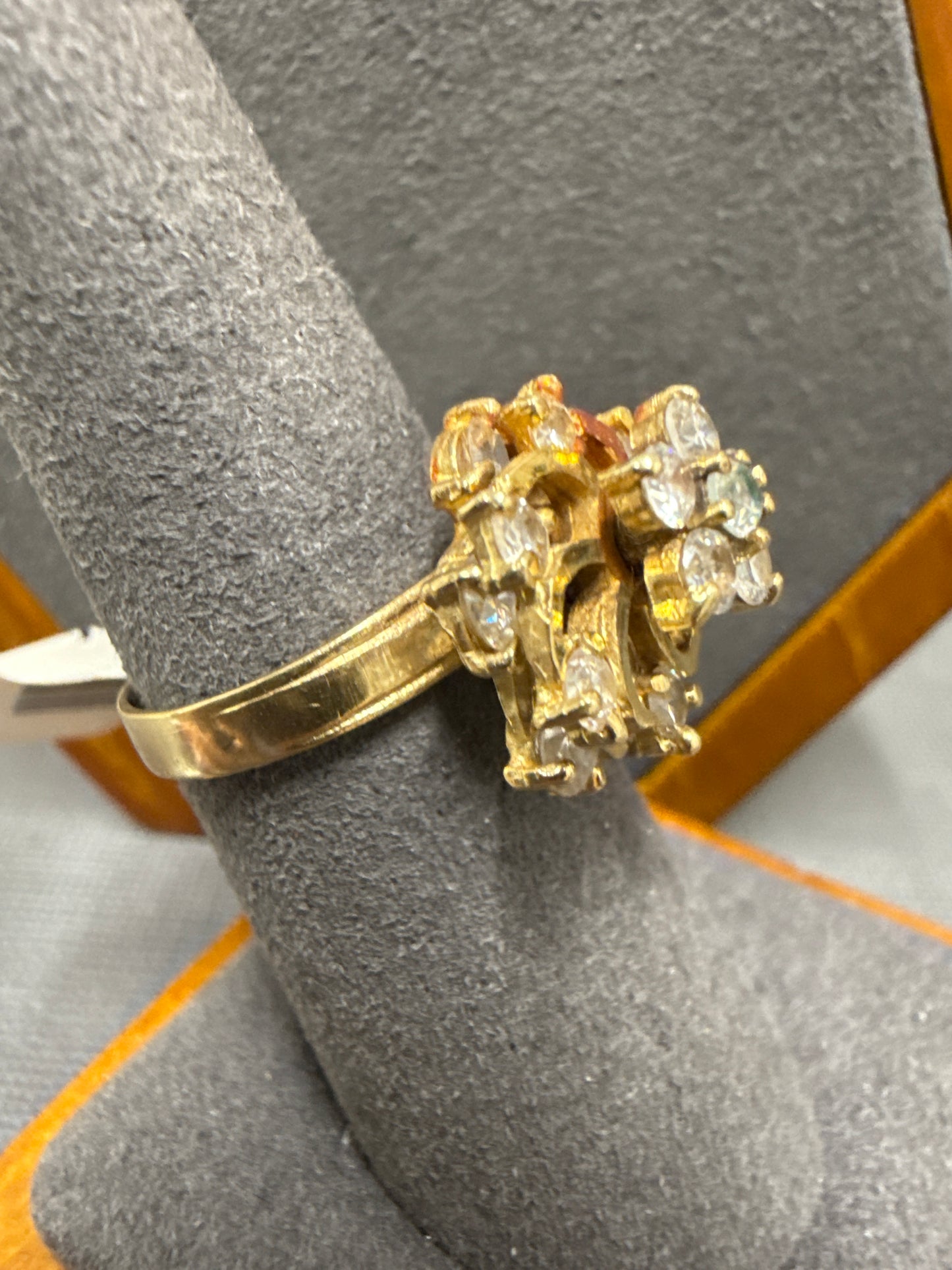 Gold spinner ring