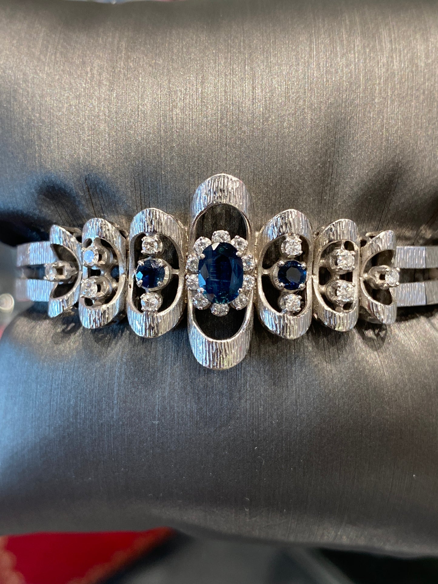 18k White Gold Diamond & Blue Sapphire Bracelet