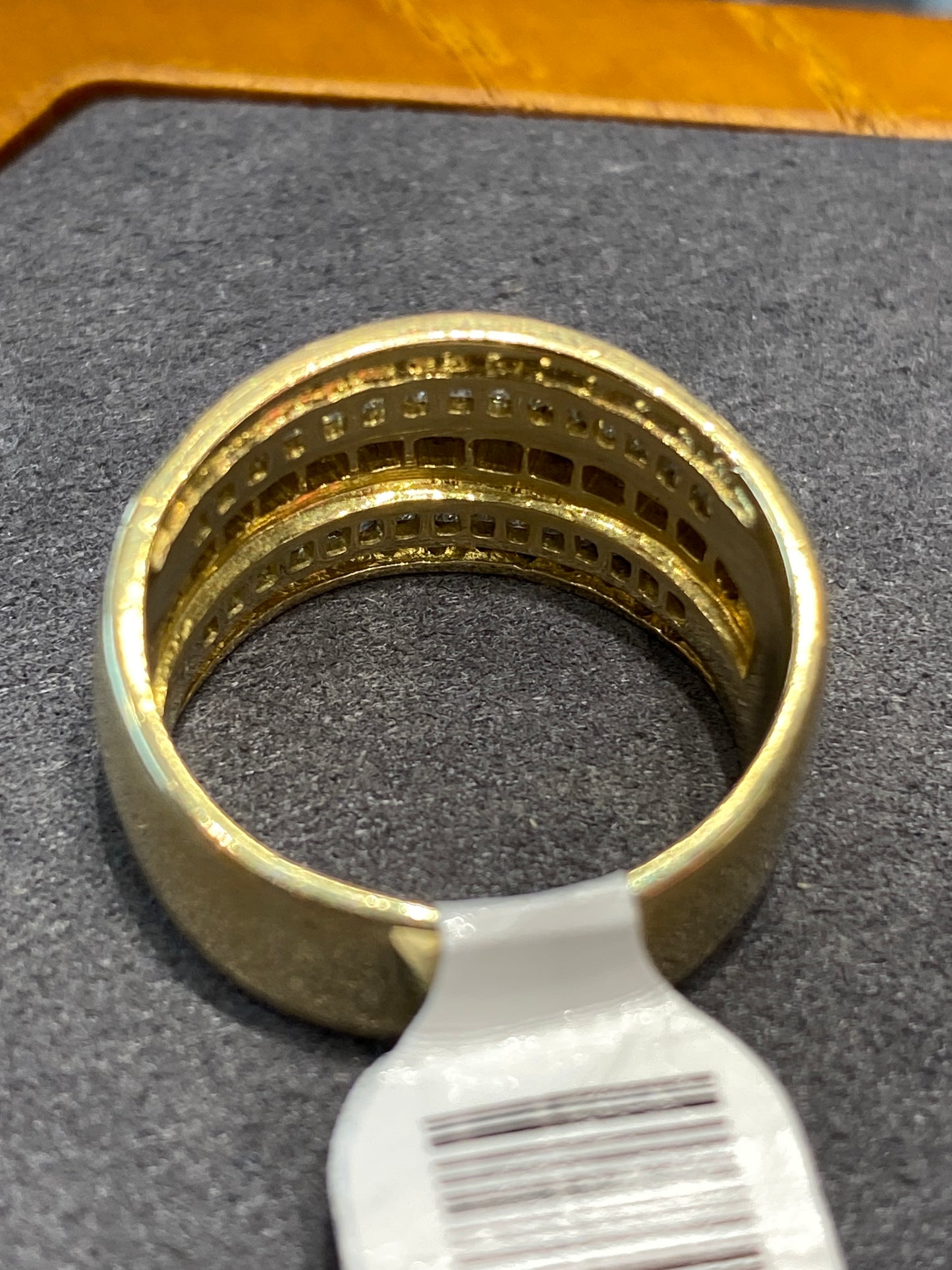 18k Yellow Gold Diamond Band