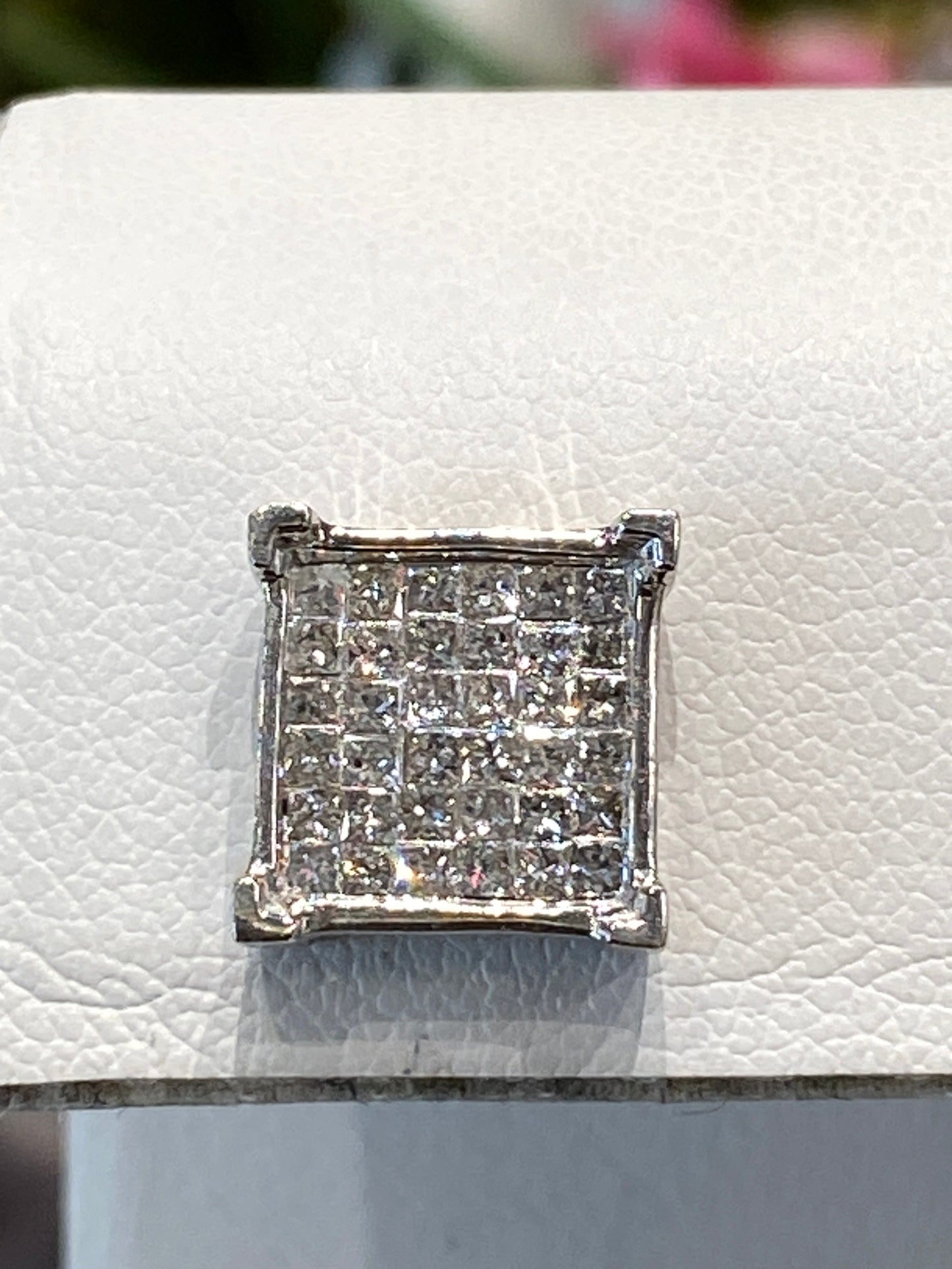 10k White Gold Diamond Studs