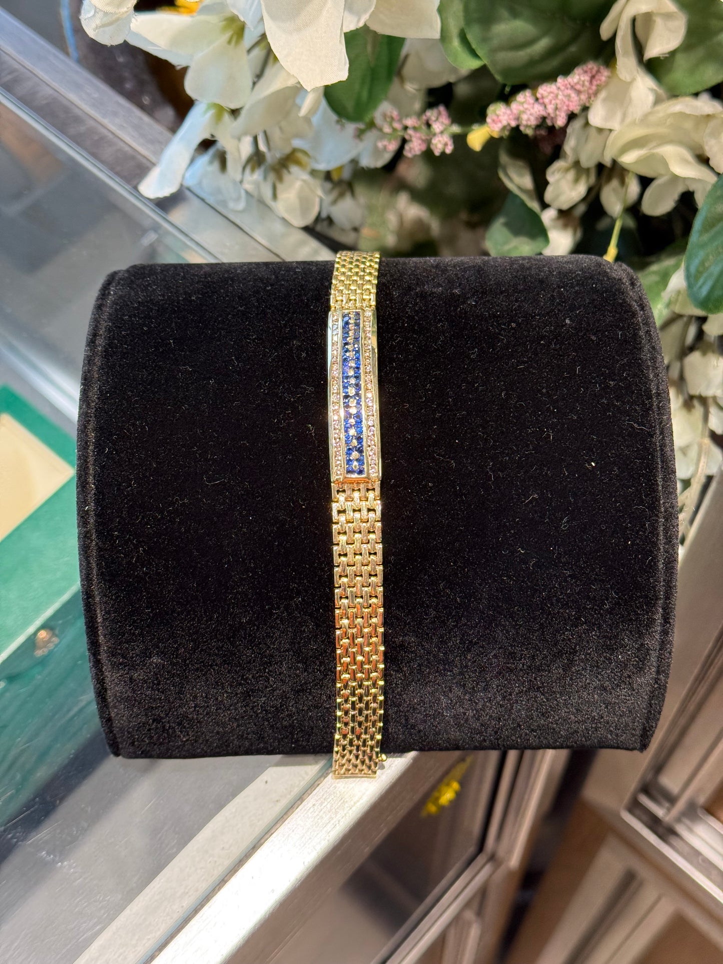 Gold bracelet
