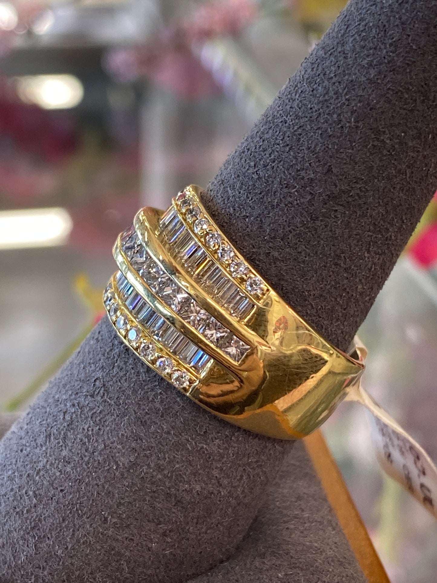 18k Yellow Gold Diamond Band