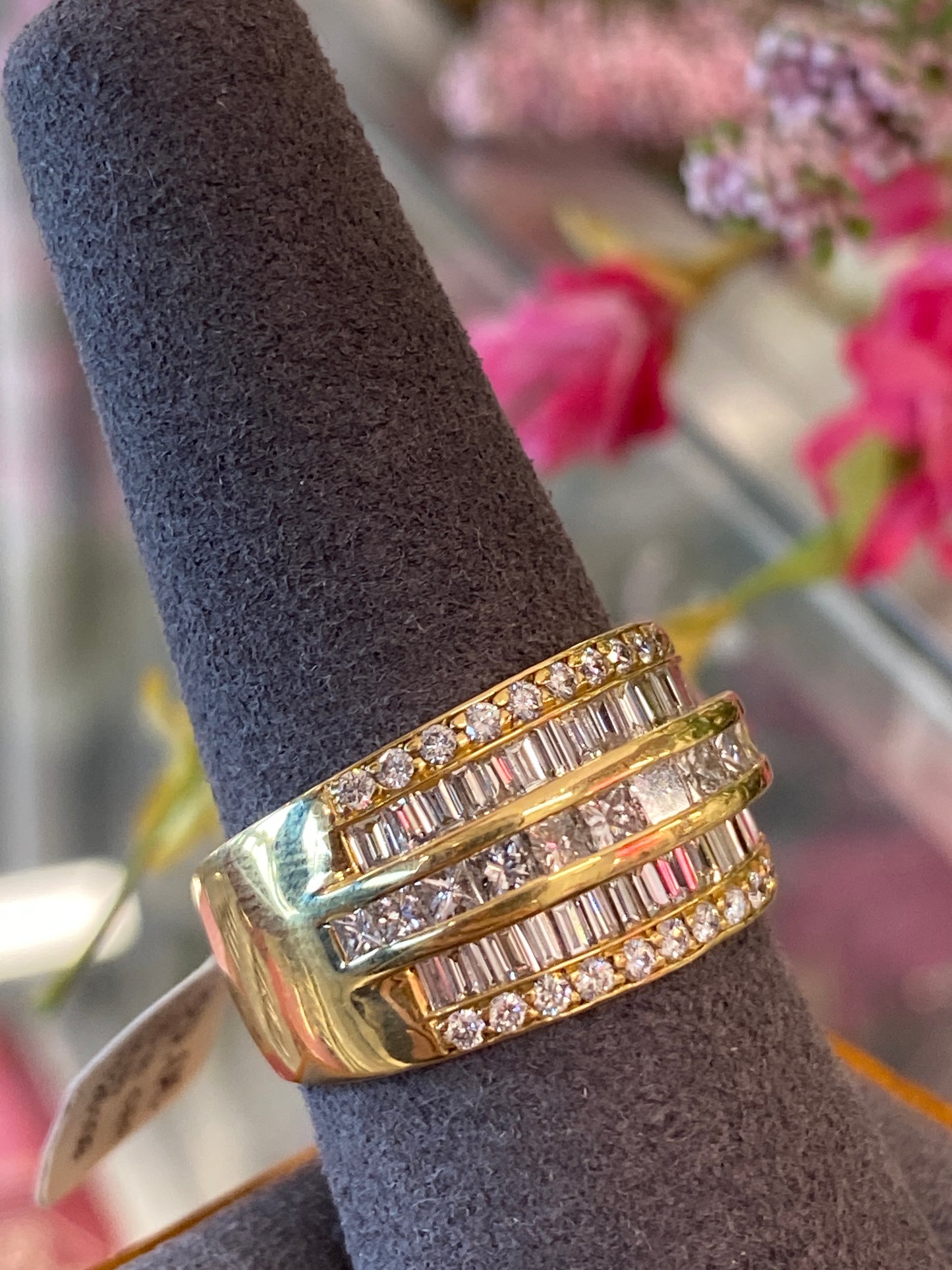 18k Yellow Gold Diamond Band