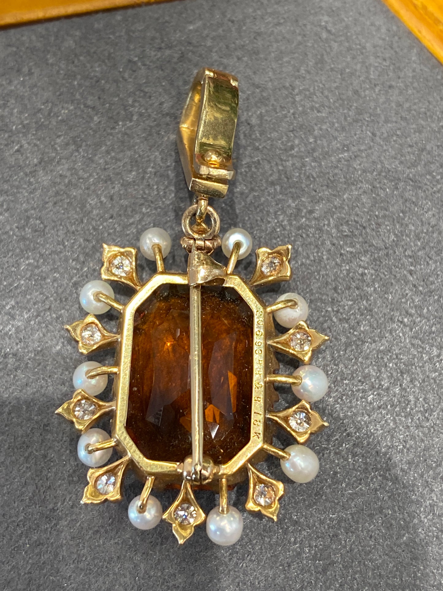 18k Yellow Gold Pendant/Brooch