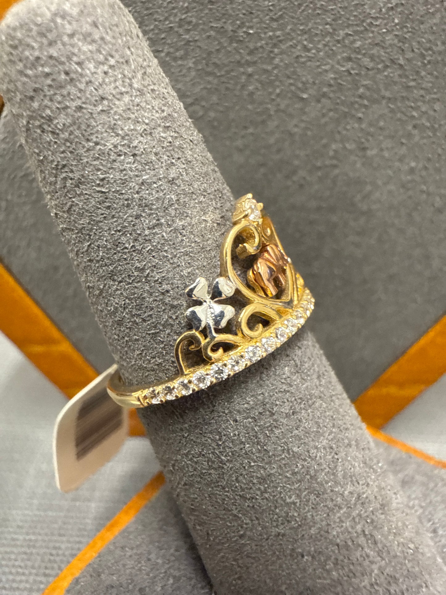 Gold crown ring