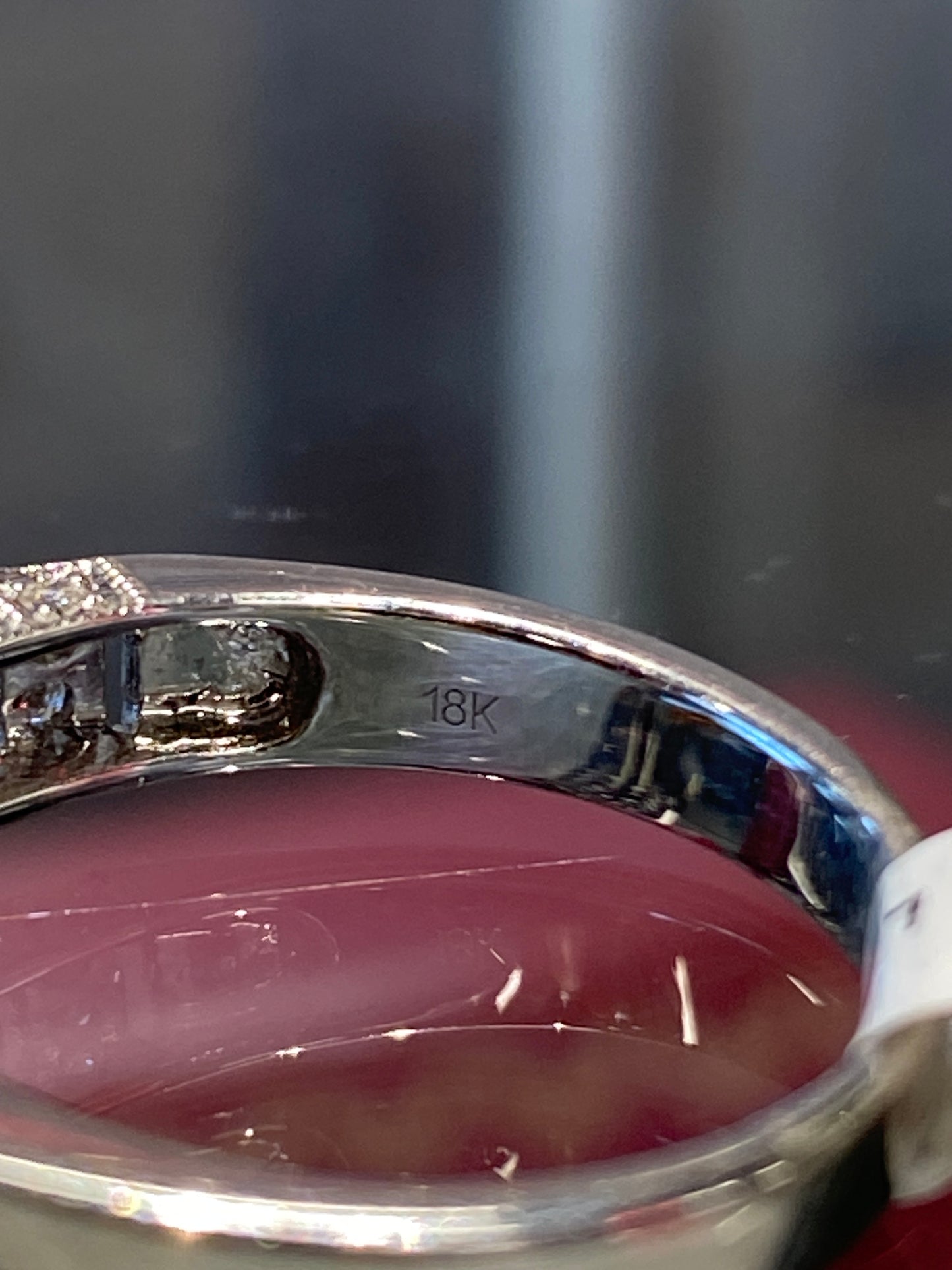 18k White Gold Diamond Engagement Ring