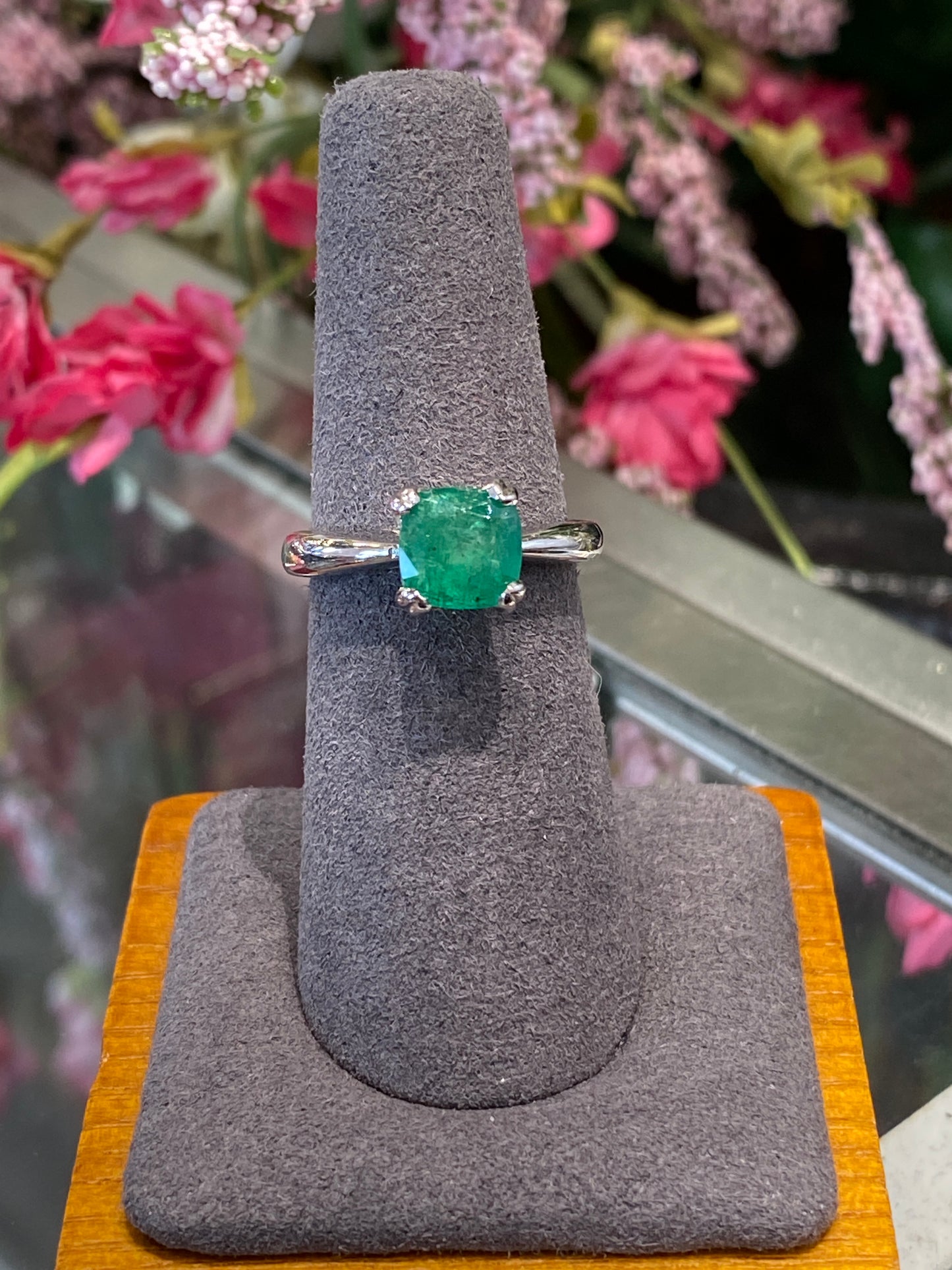 14k White Gold Emerald & Diamond Ring