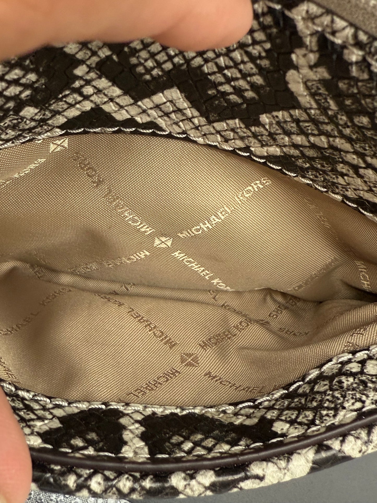Hand bag