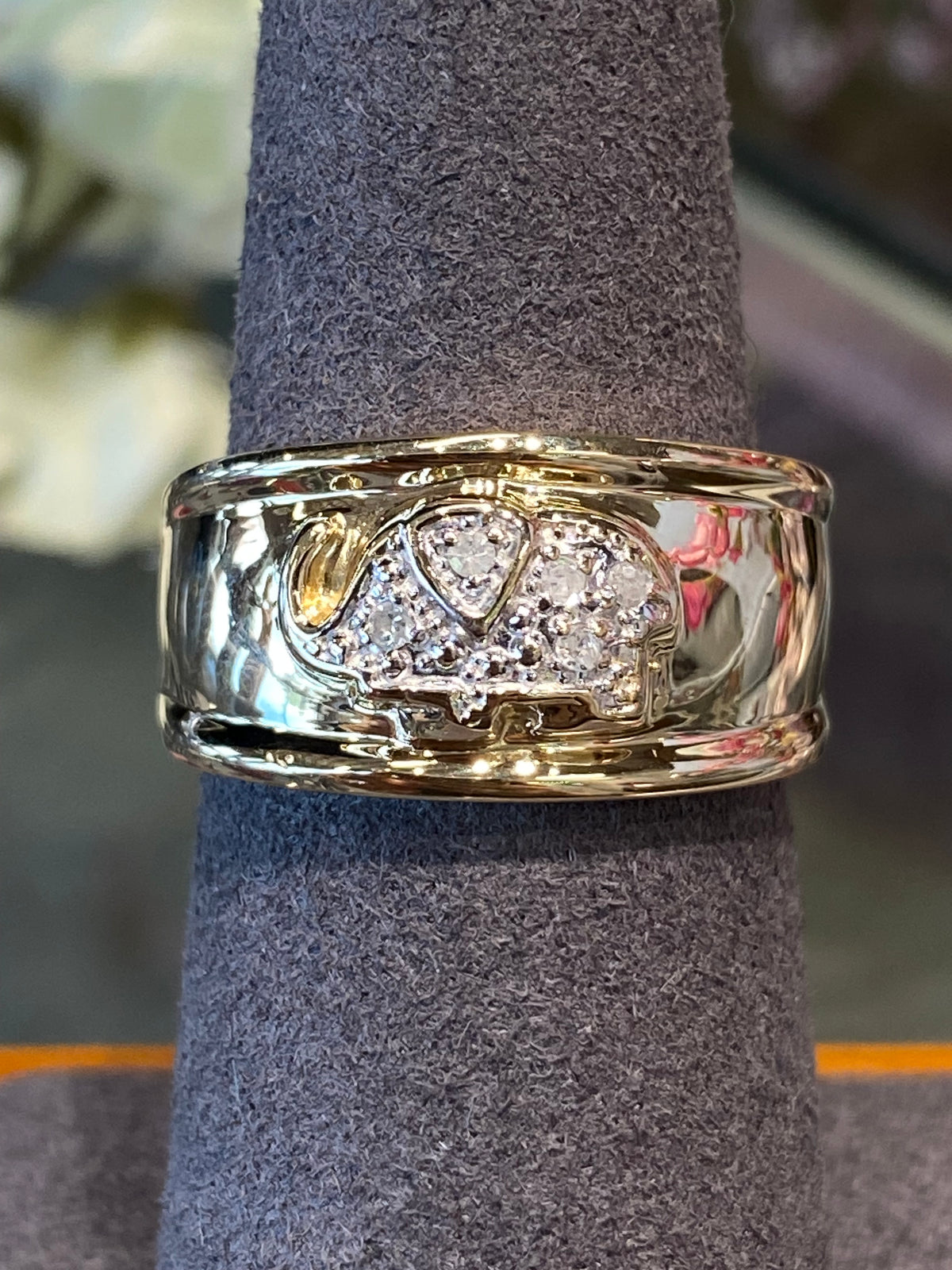 10k Yellow Gold Elephant Ring