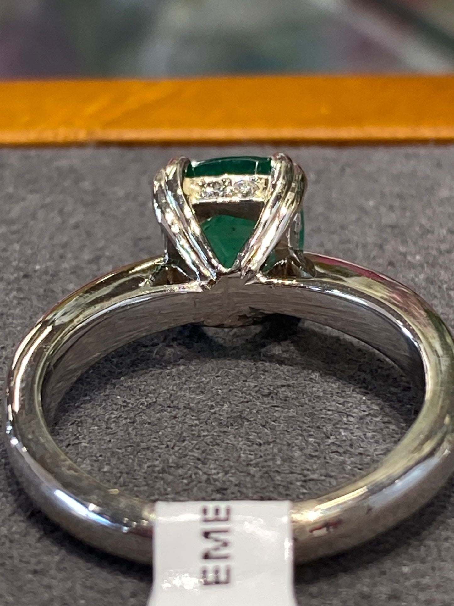 14k White Gold Emerald & Diamond Ring