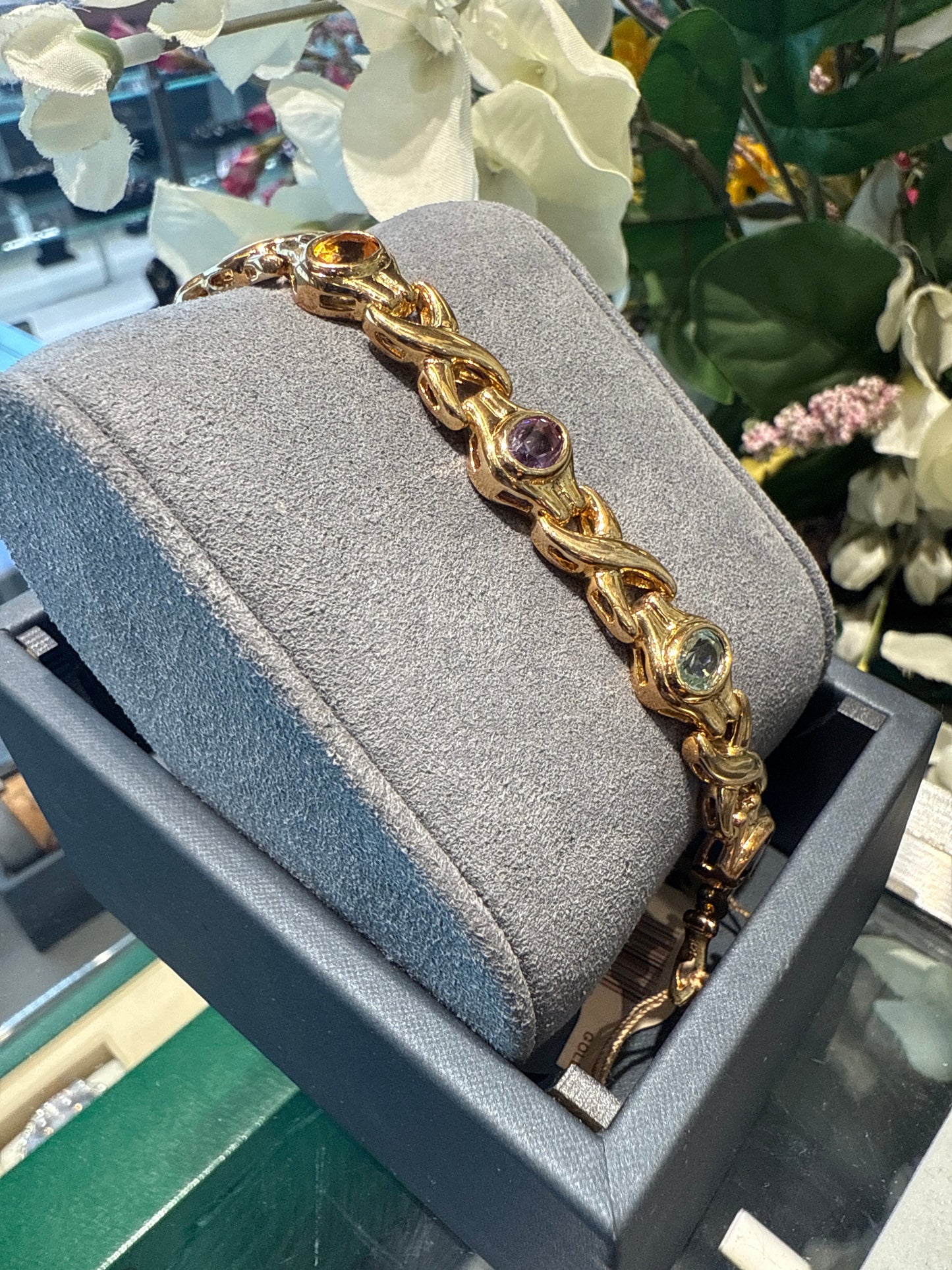 Gold bracelet