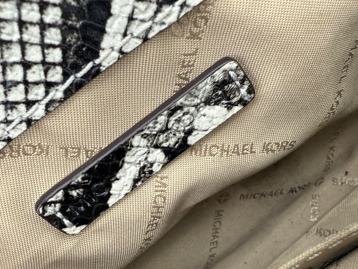 Hand bag