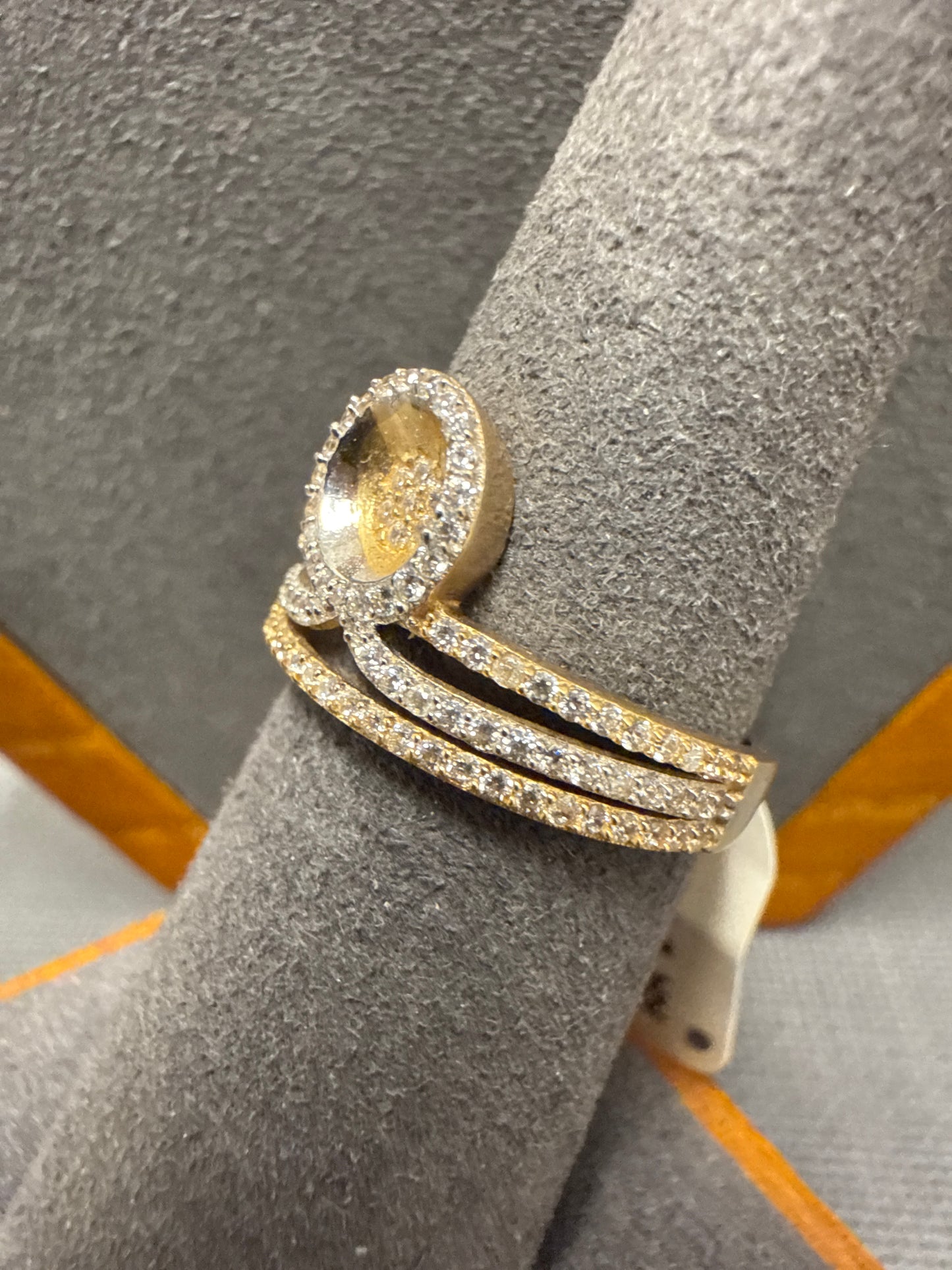 Gold crown ring