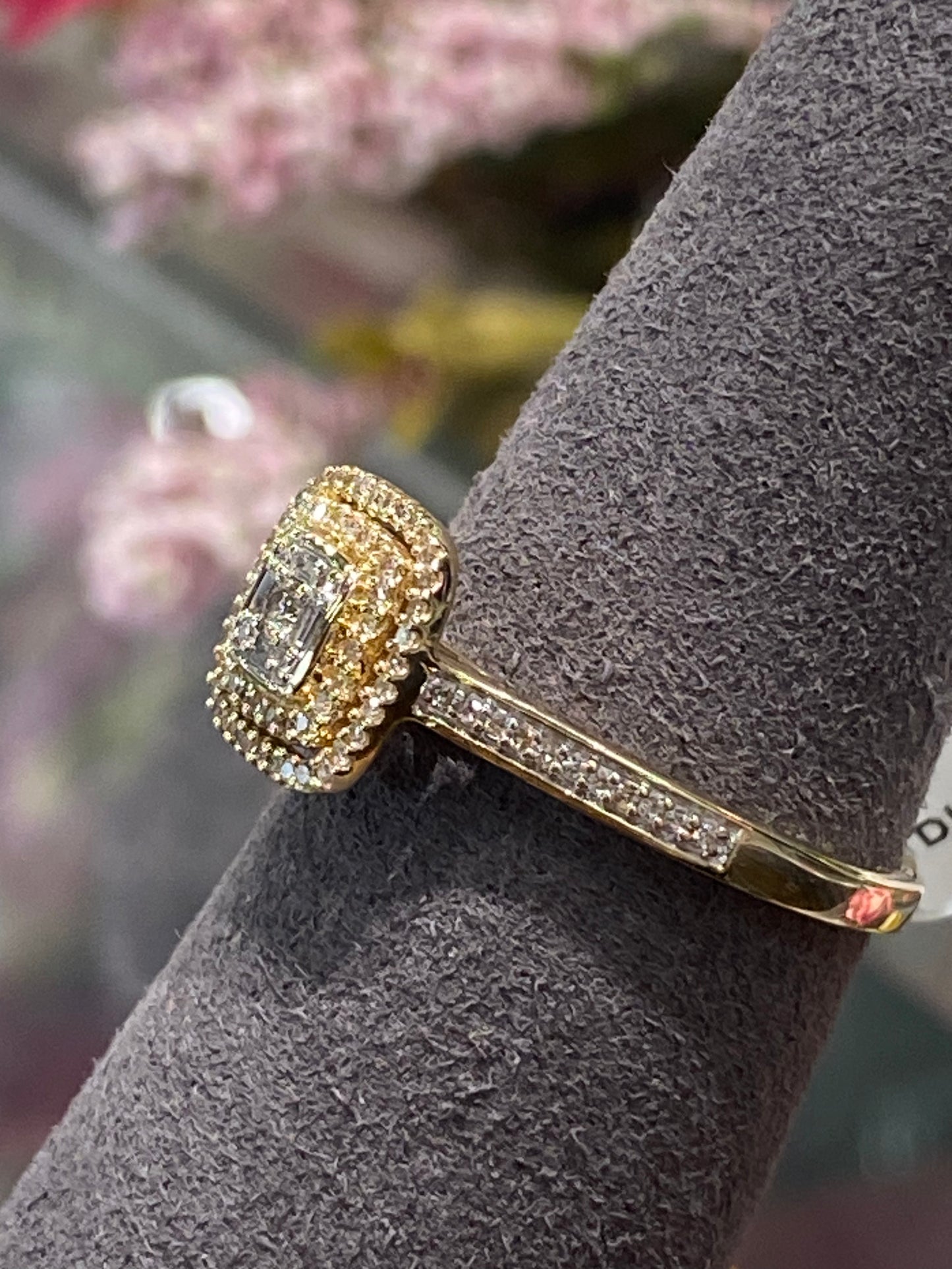 10k Yellow Gold Diamond Engagement Ring