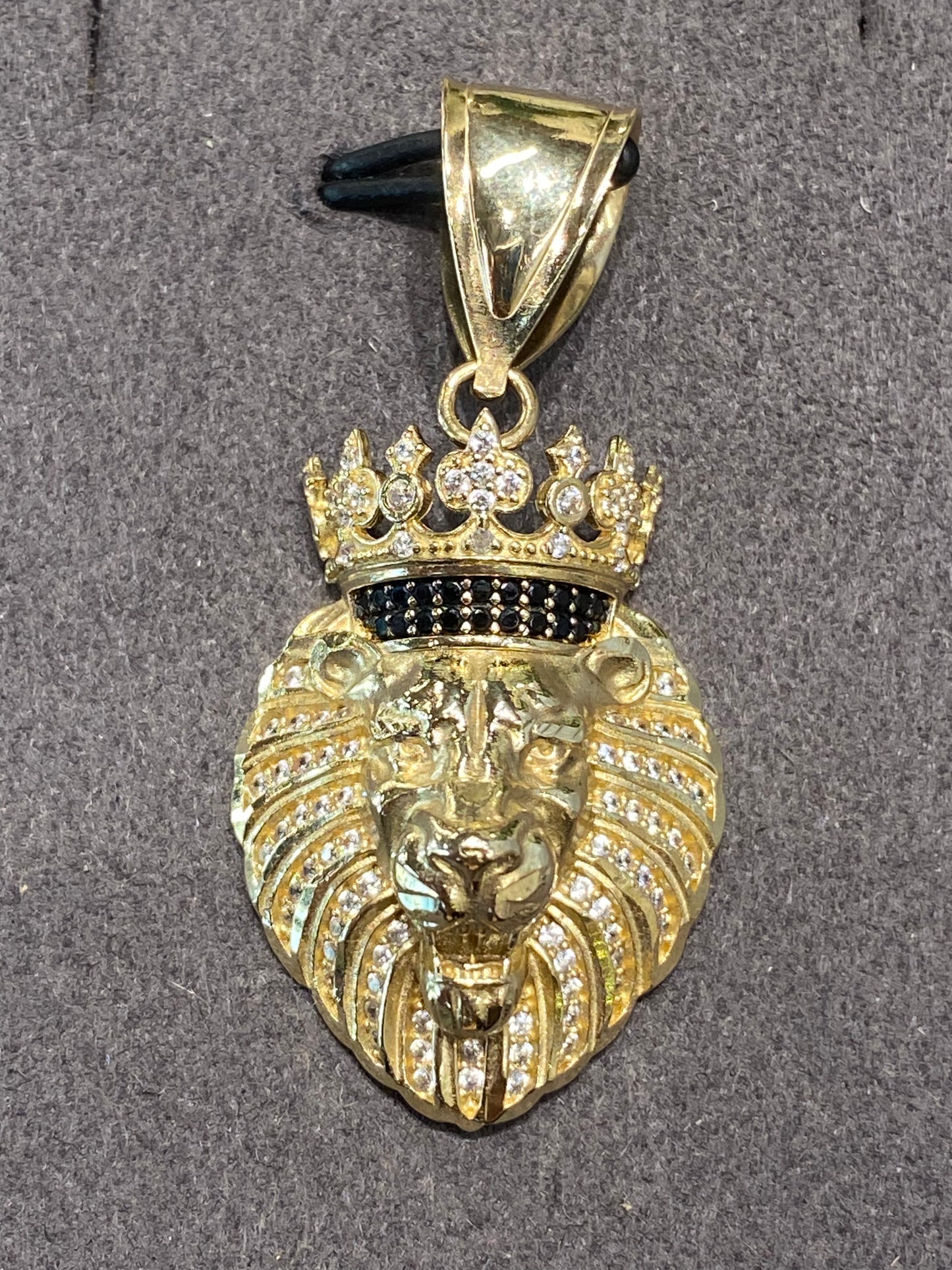 10k Yellow Gold Lion Head Pendant