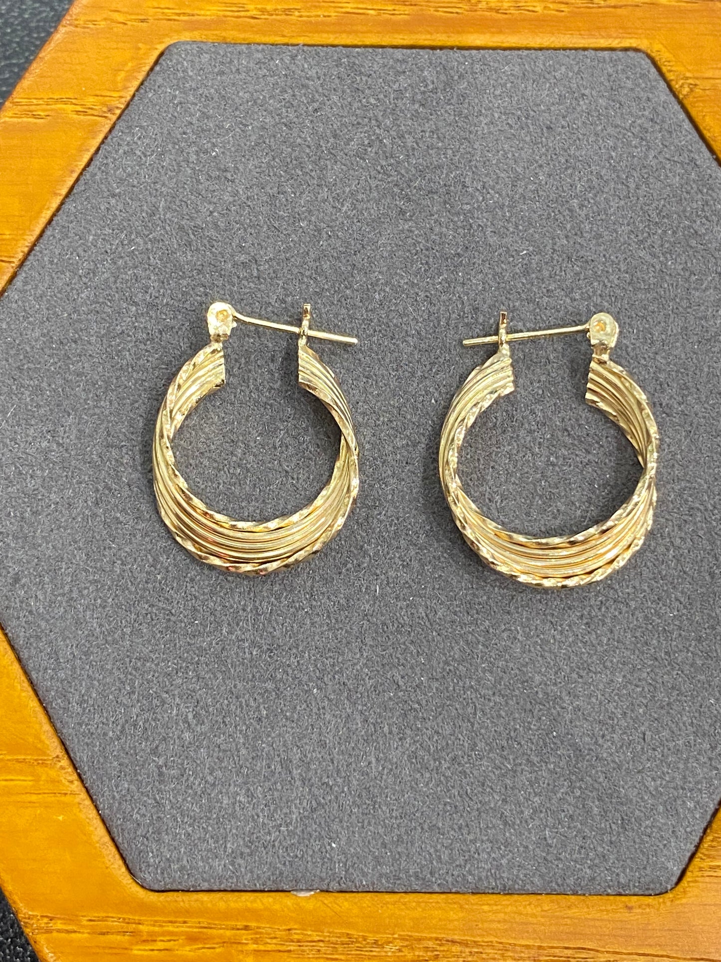 14k Yellow Gold Hoop Earring