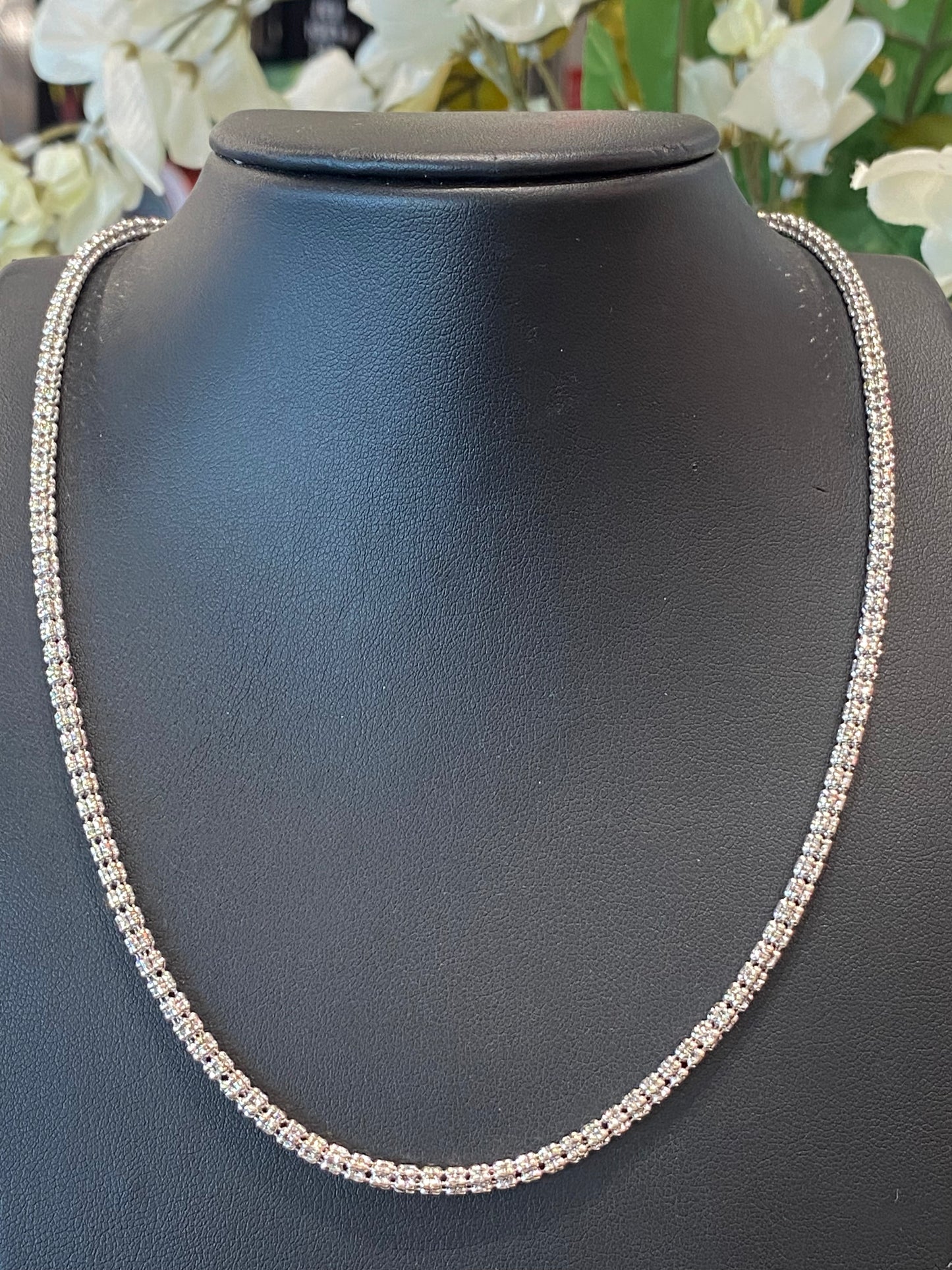 10k White Gold Fashion Chain