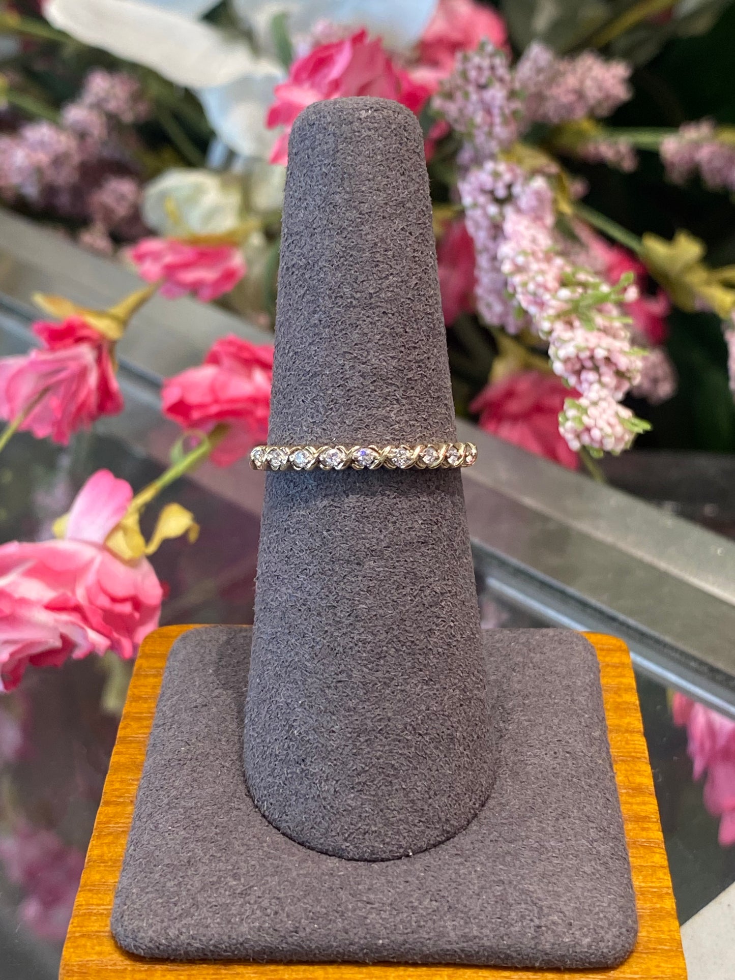 10k Yellow Gold Diamond Band