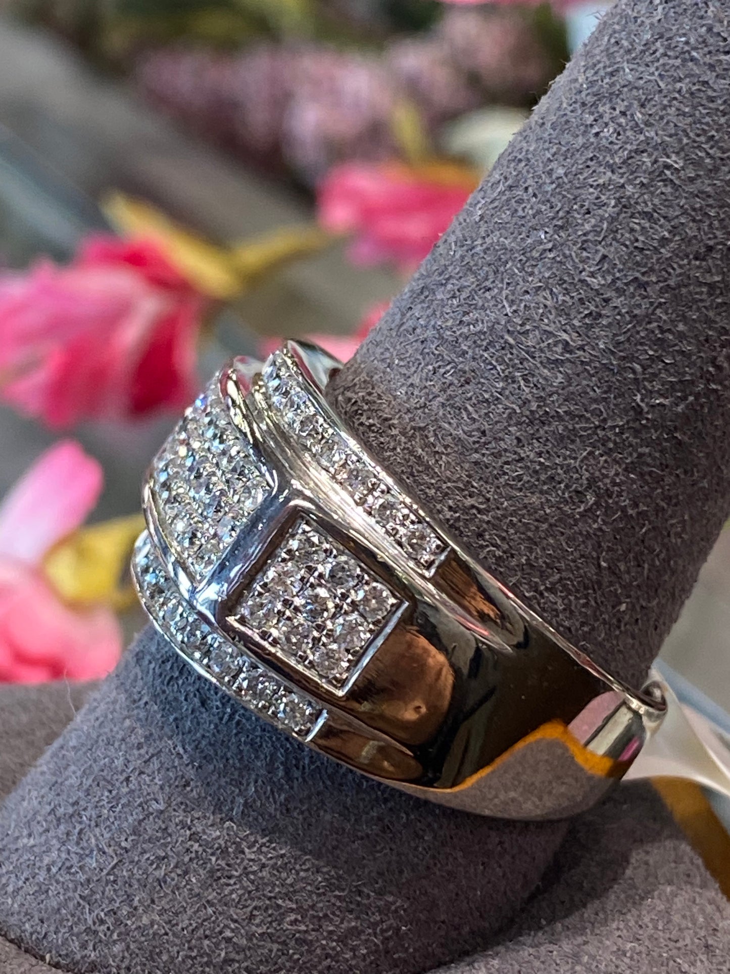 10k White Gold Diamond Ring