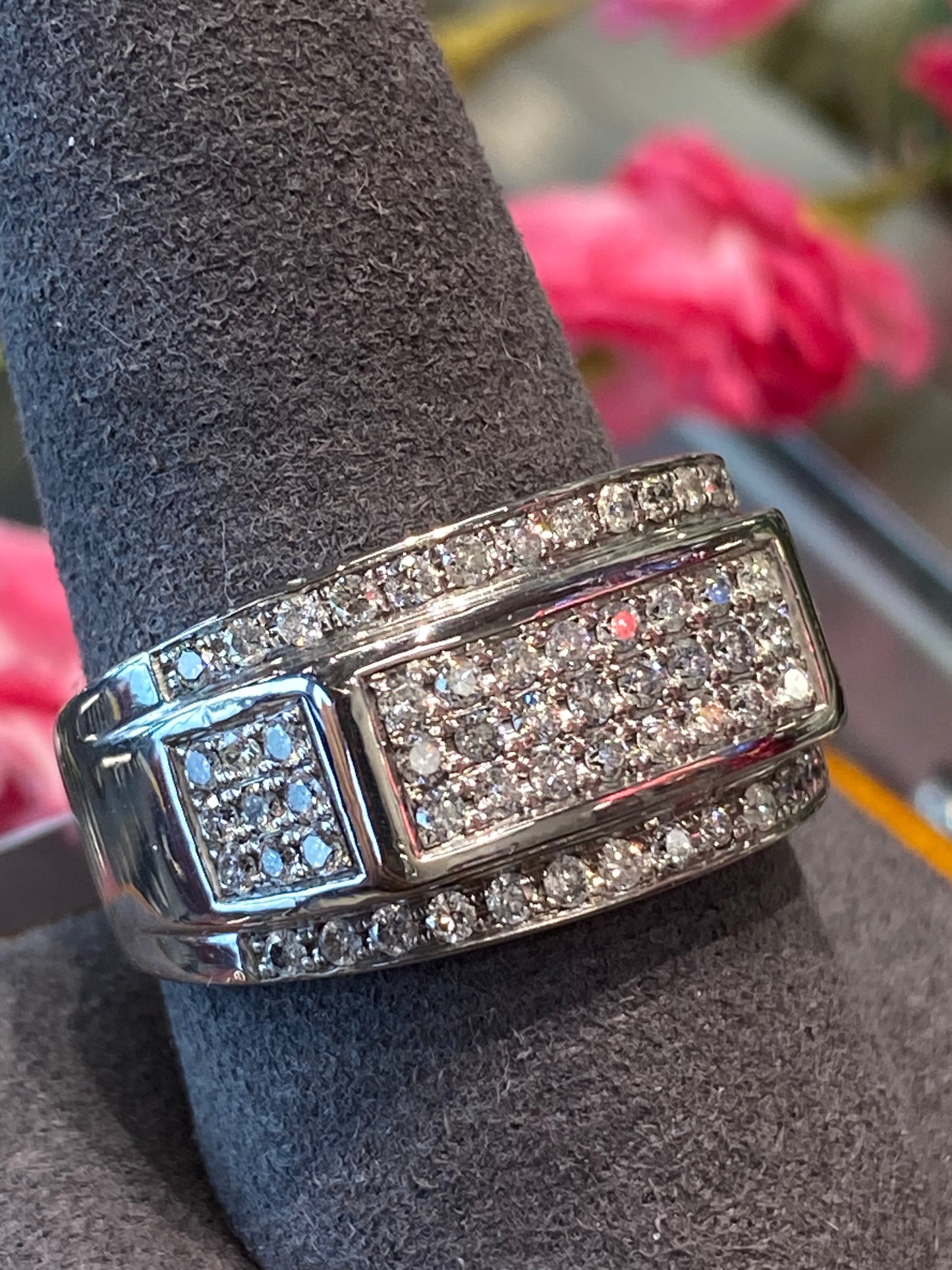 10k White Gold Diamond Ring