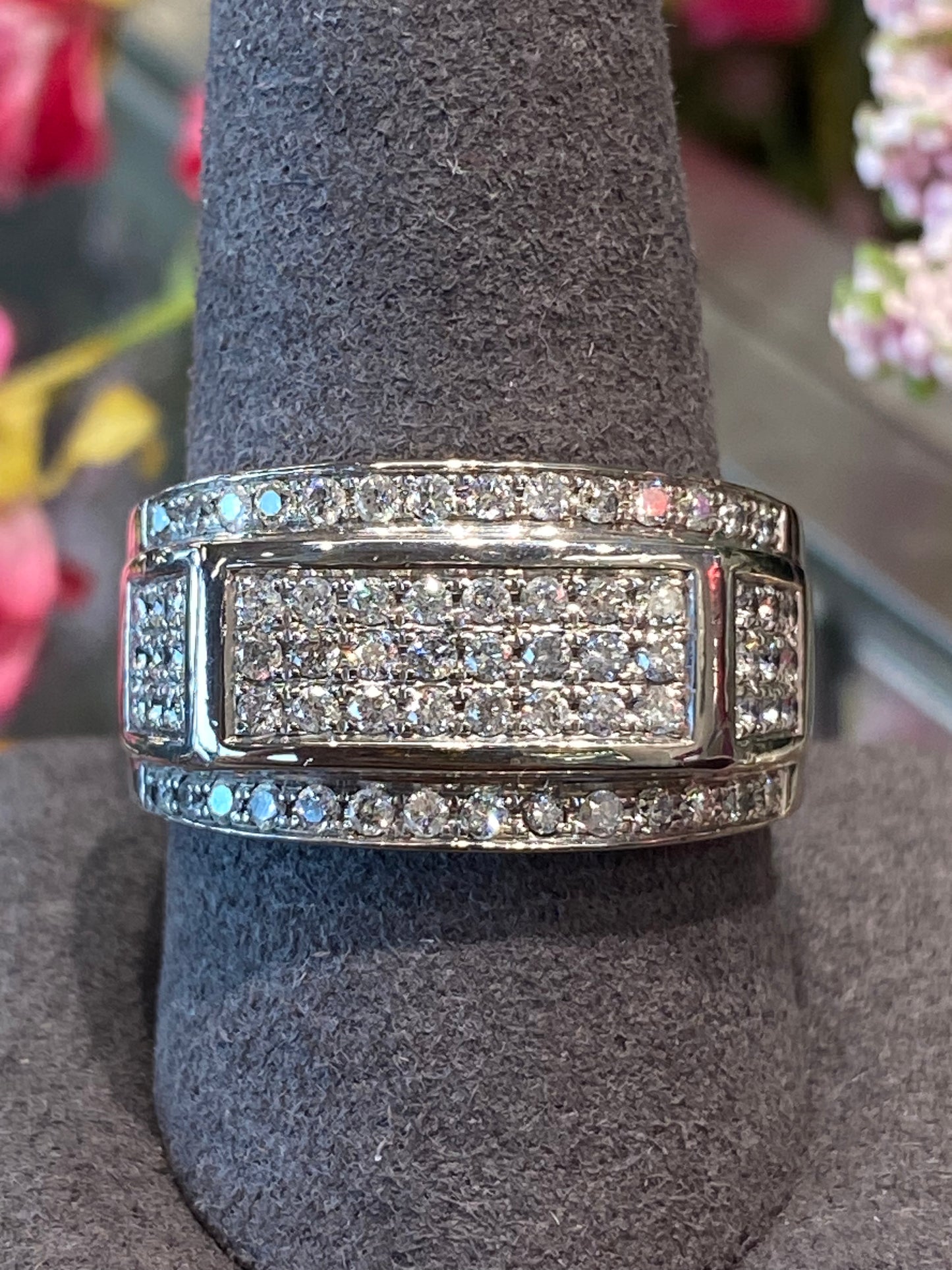 10k White Gold Diamond Ring