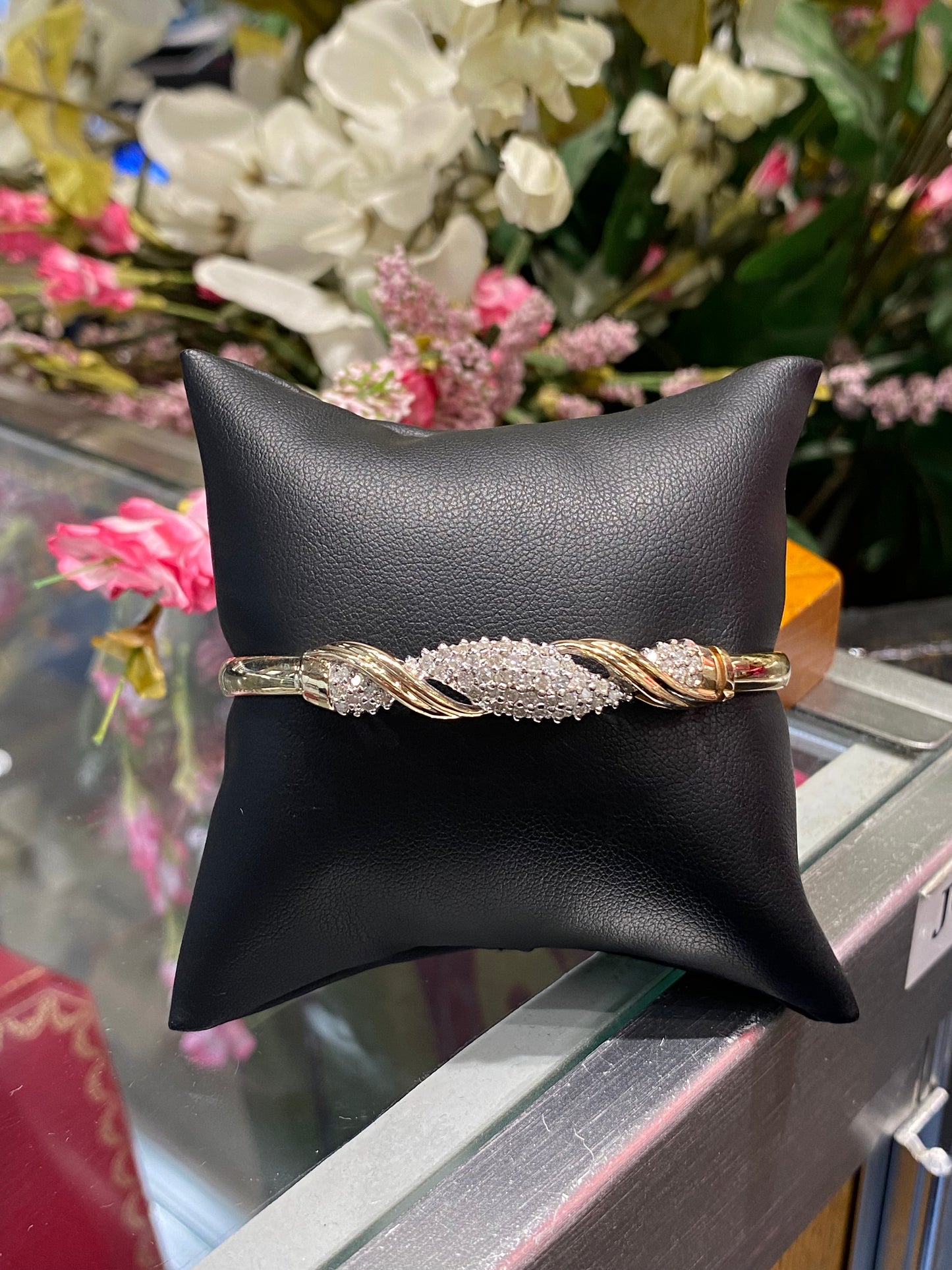 14k Yellow Gold Diamond Bangle