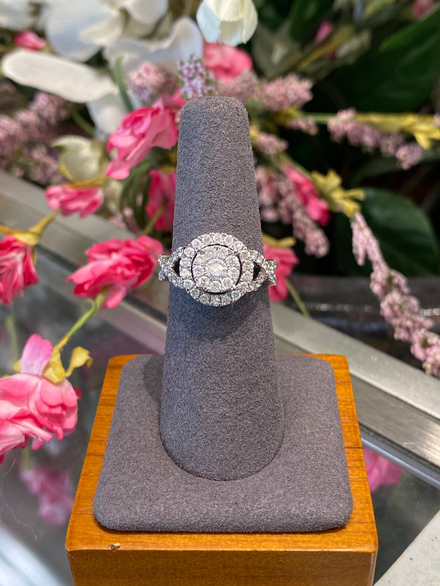 10k White Gold Diamond Engagement Ring