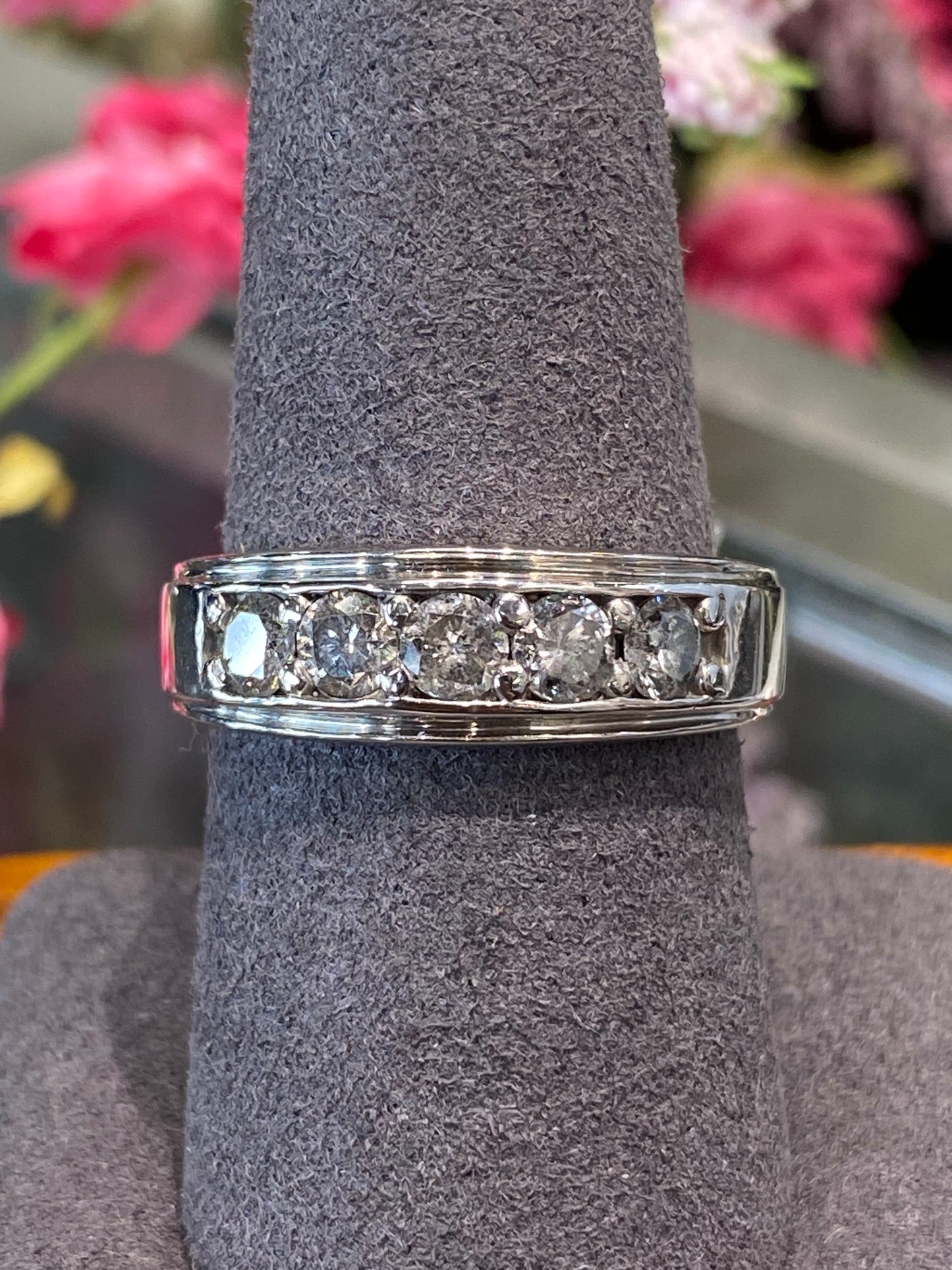 10k White Gold Diamond Band