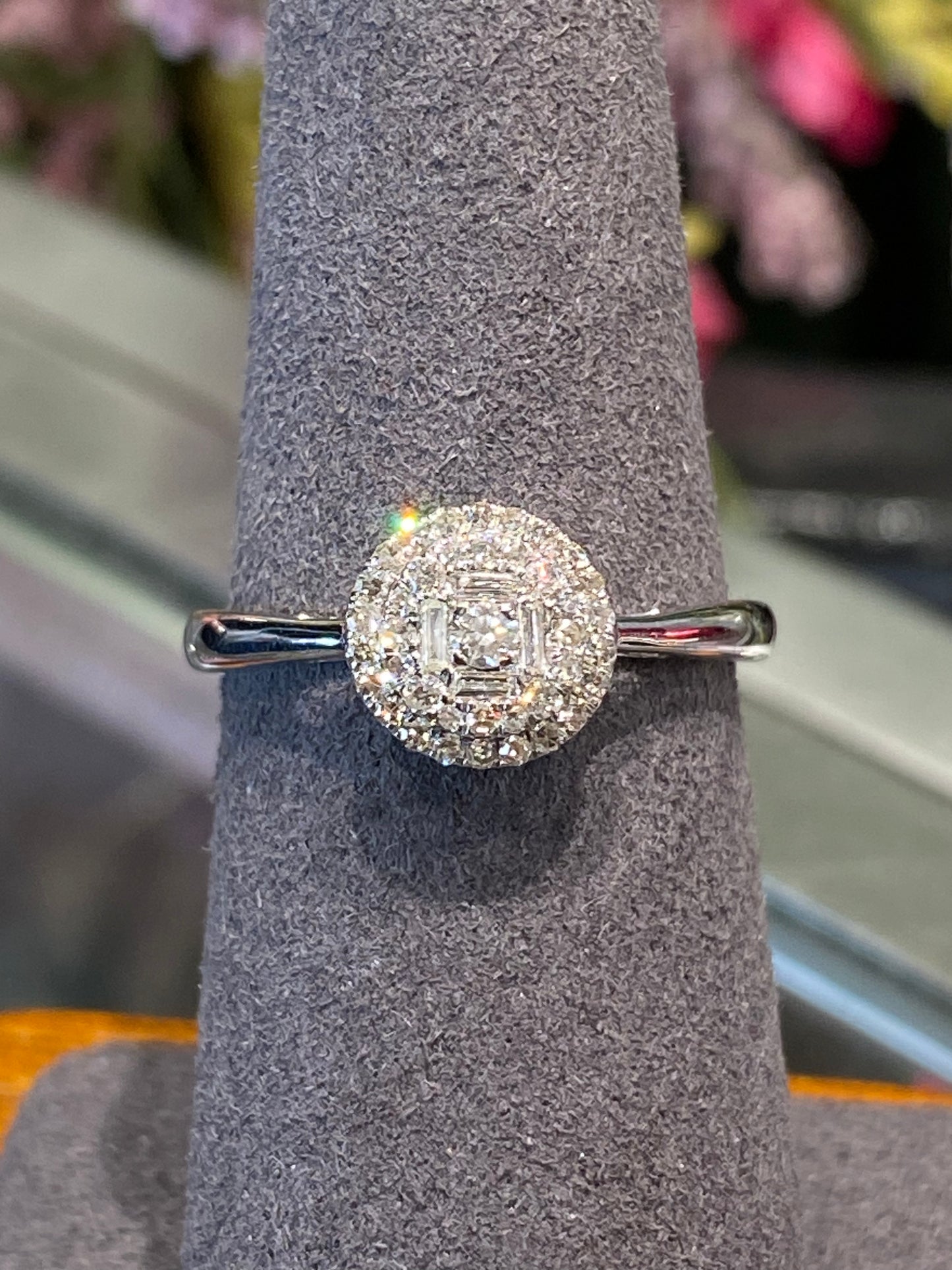 10k White Gold Diamond Ring