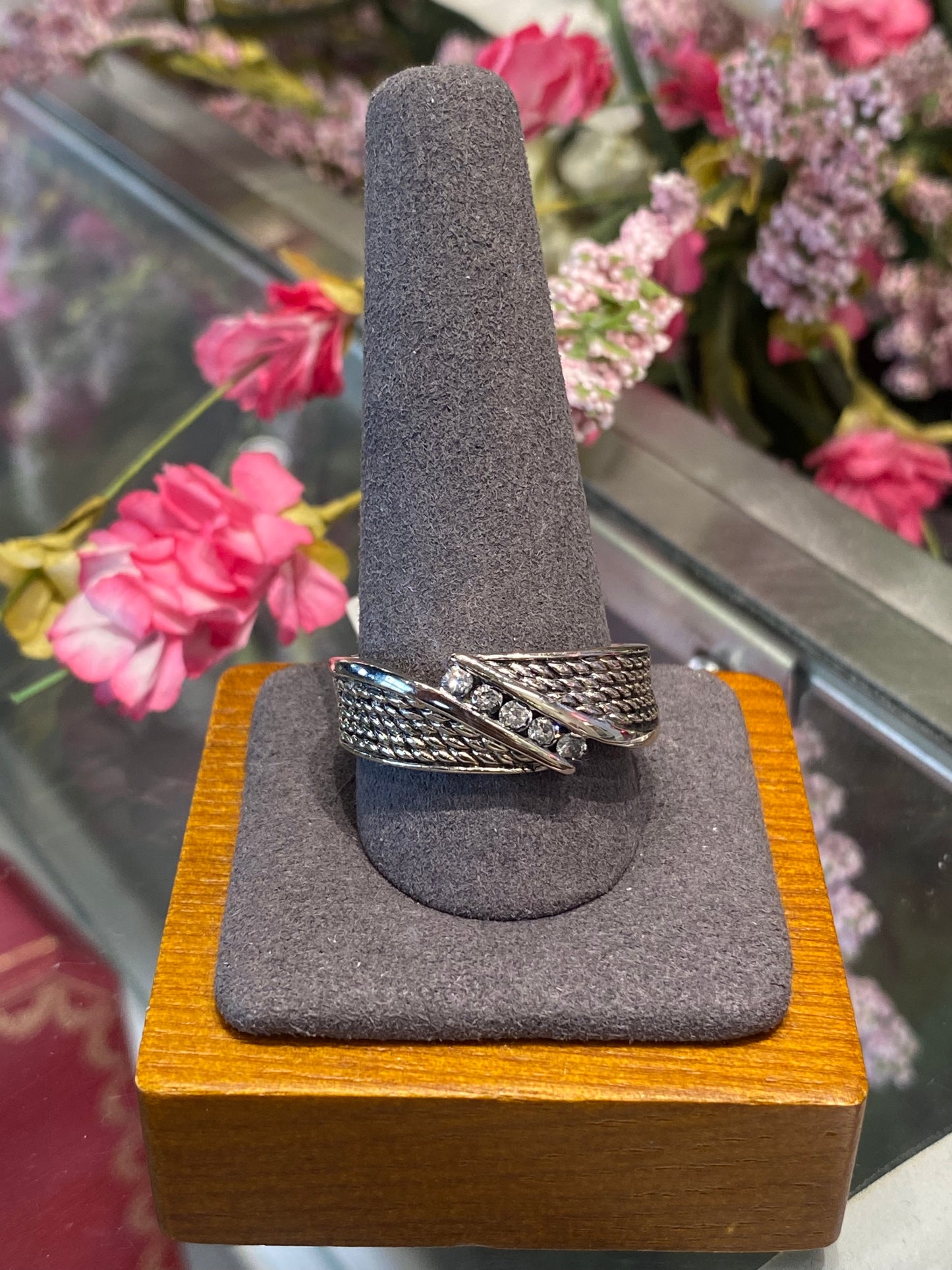 10k White Gold Diamond Ring