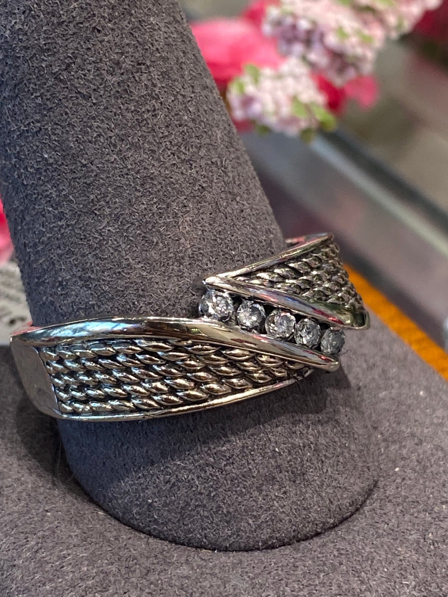 10k White Gold Diamond Ring
