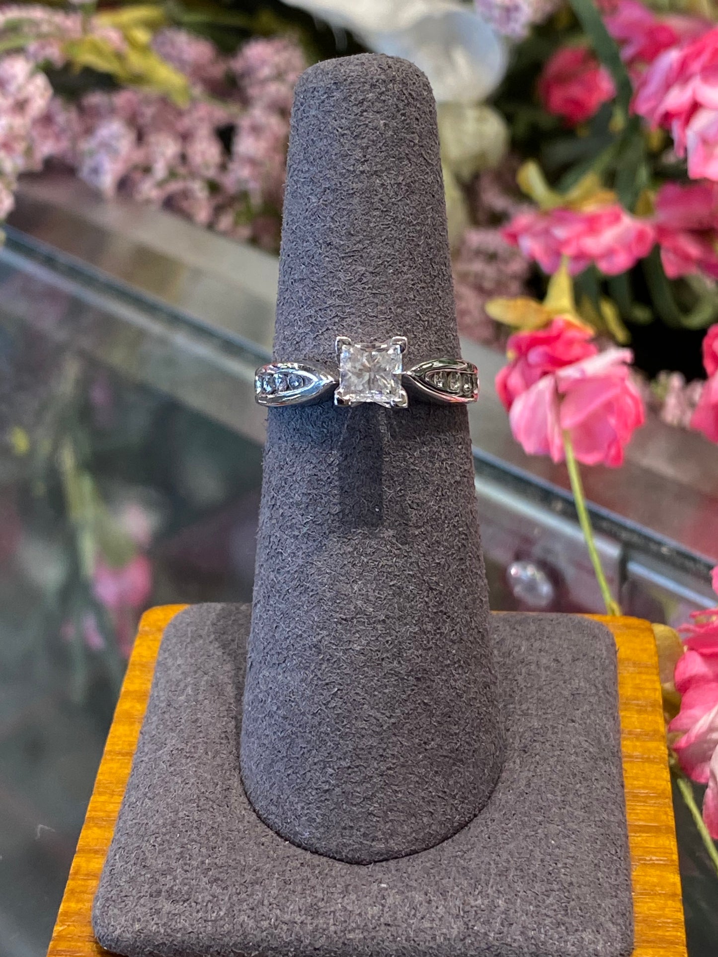 14k White Gold Diamond Engagement Ring
