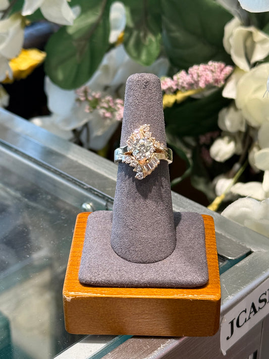 Gold diamond ring