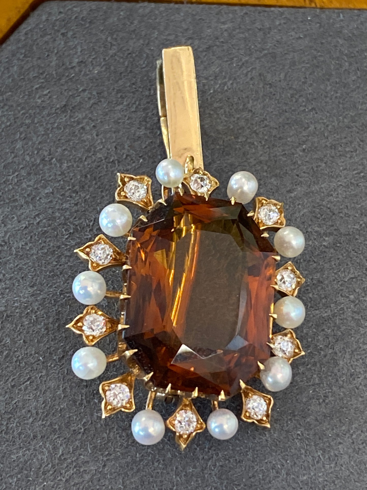 18k Yellow Gold Pendant/Brooch