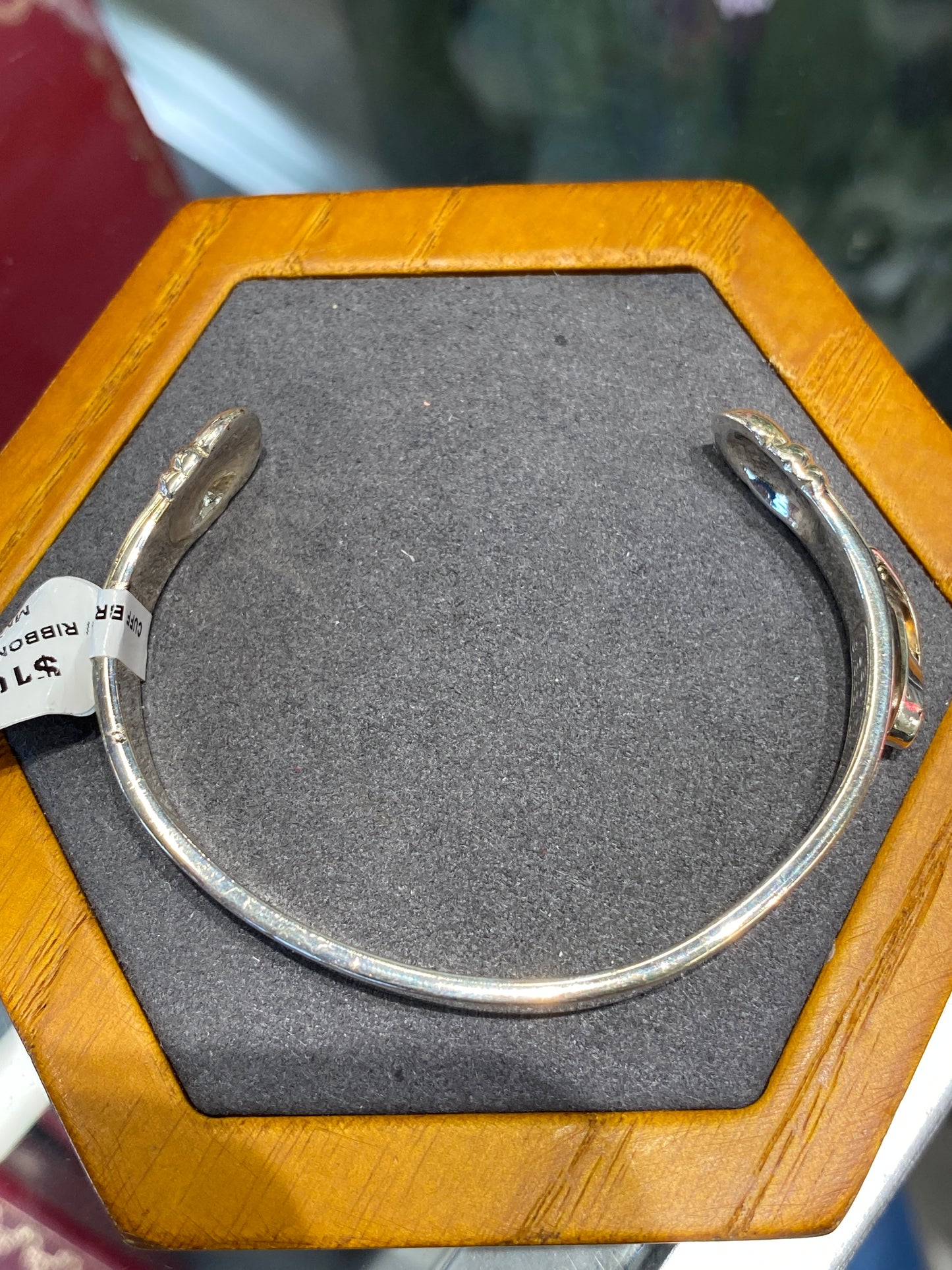 Silver Cuff Bracelet With Ribbon Design