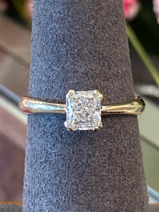 14k White Gold Engagement Ring