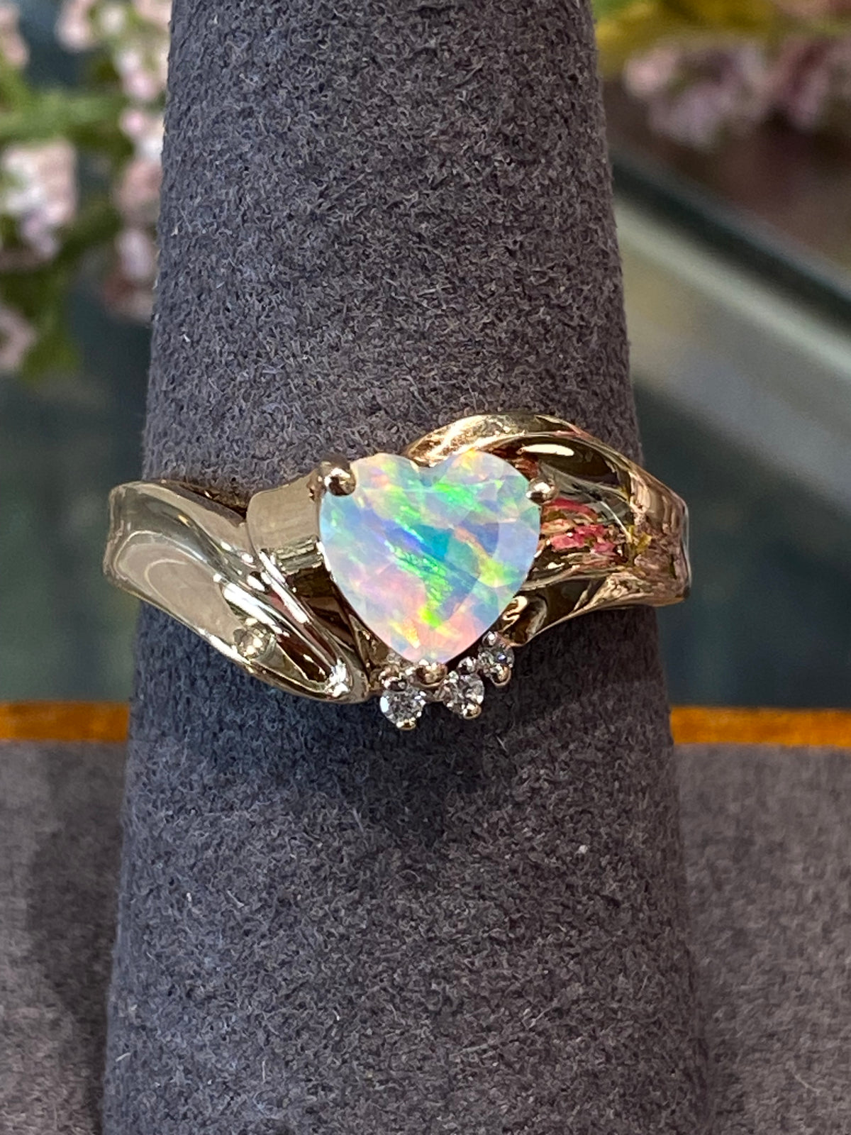 10k Yellow Gold Heart Ring