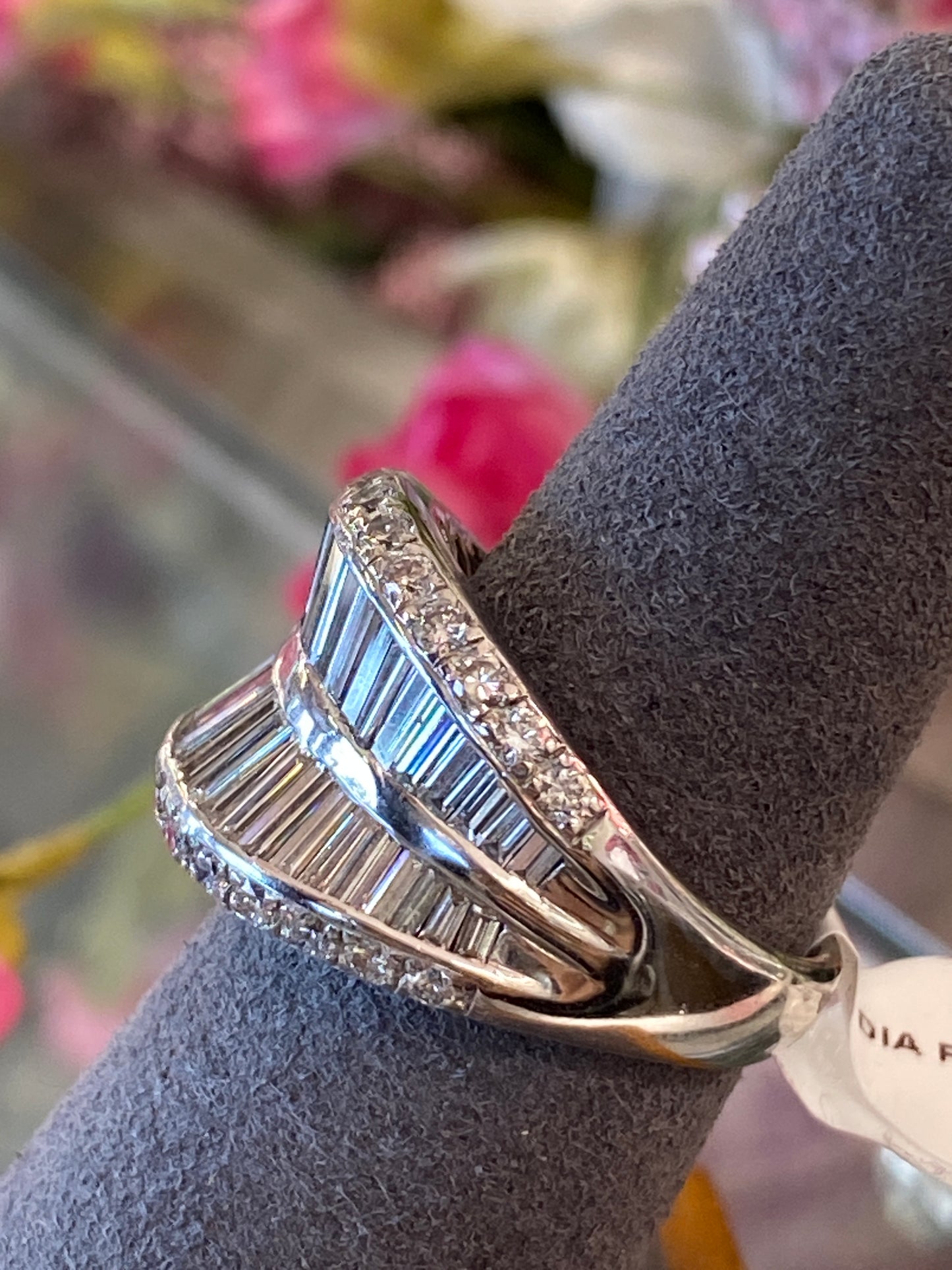 18k White Gold Diamond Band