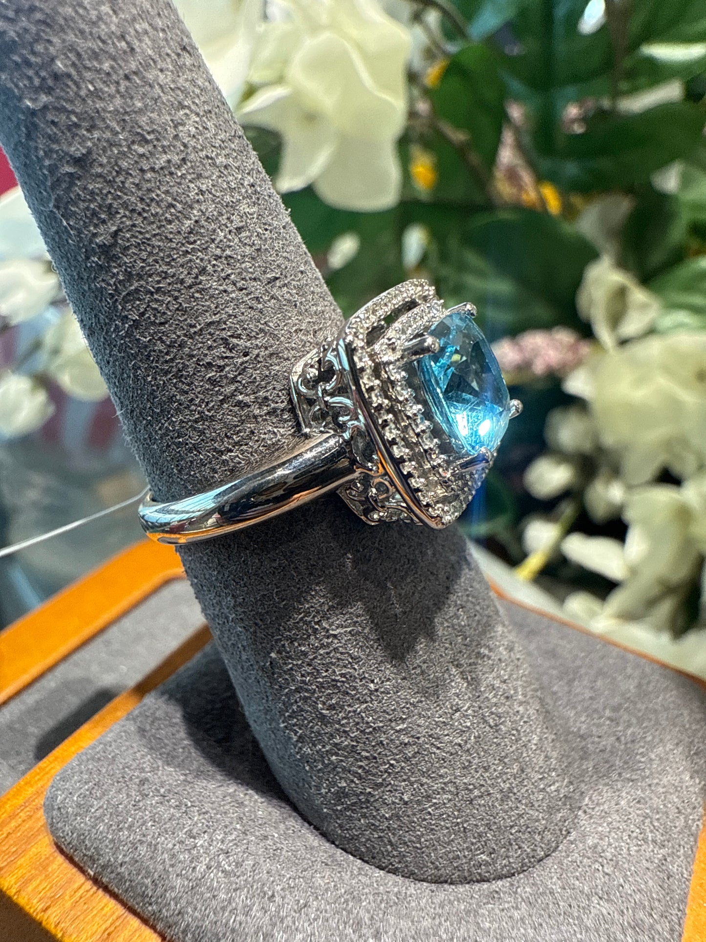 White gold ring