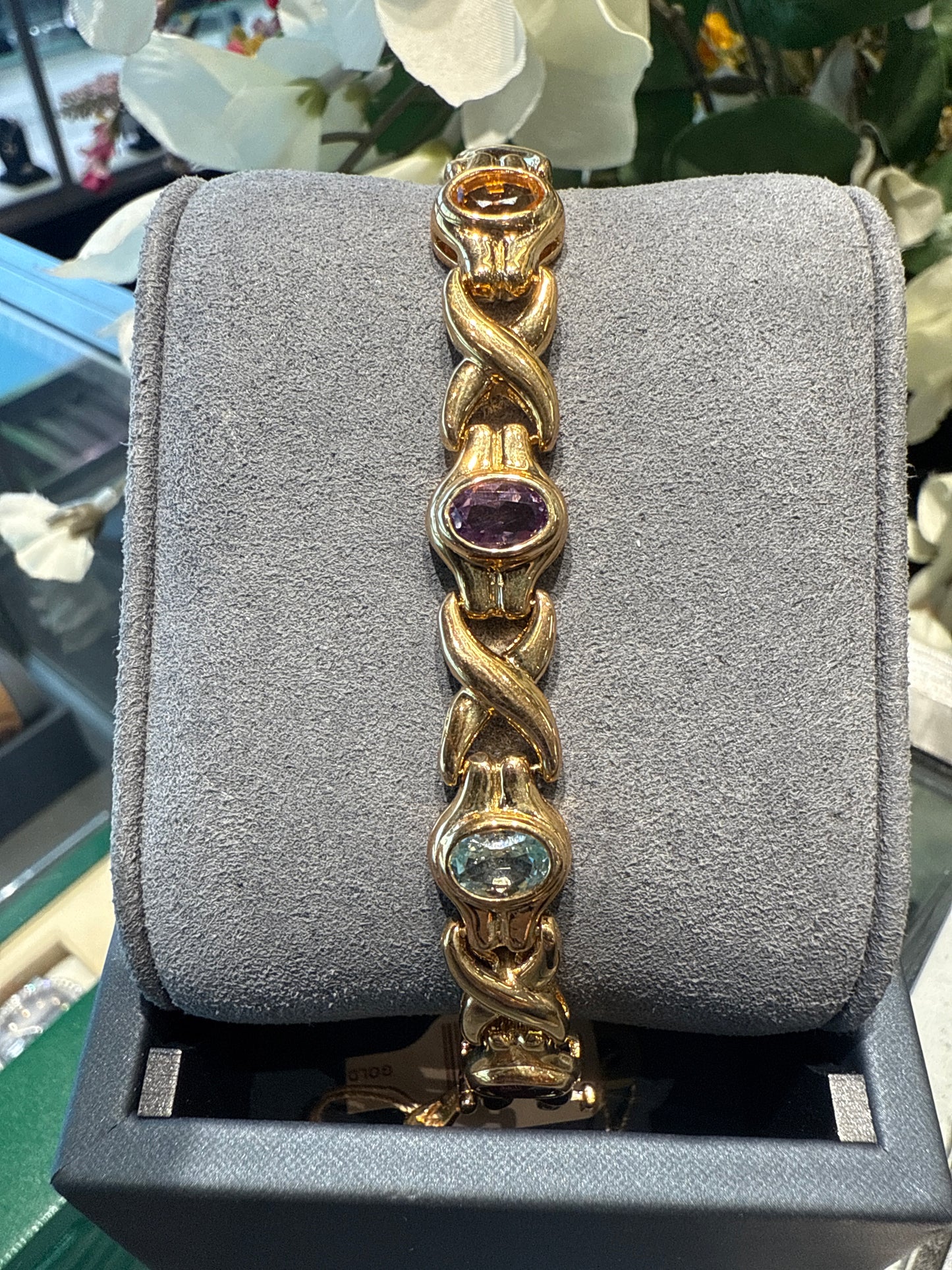 Gold bracelet