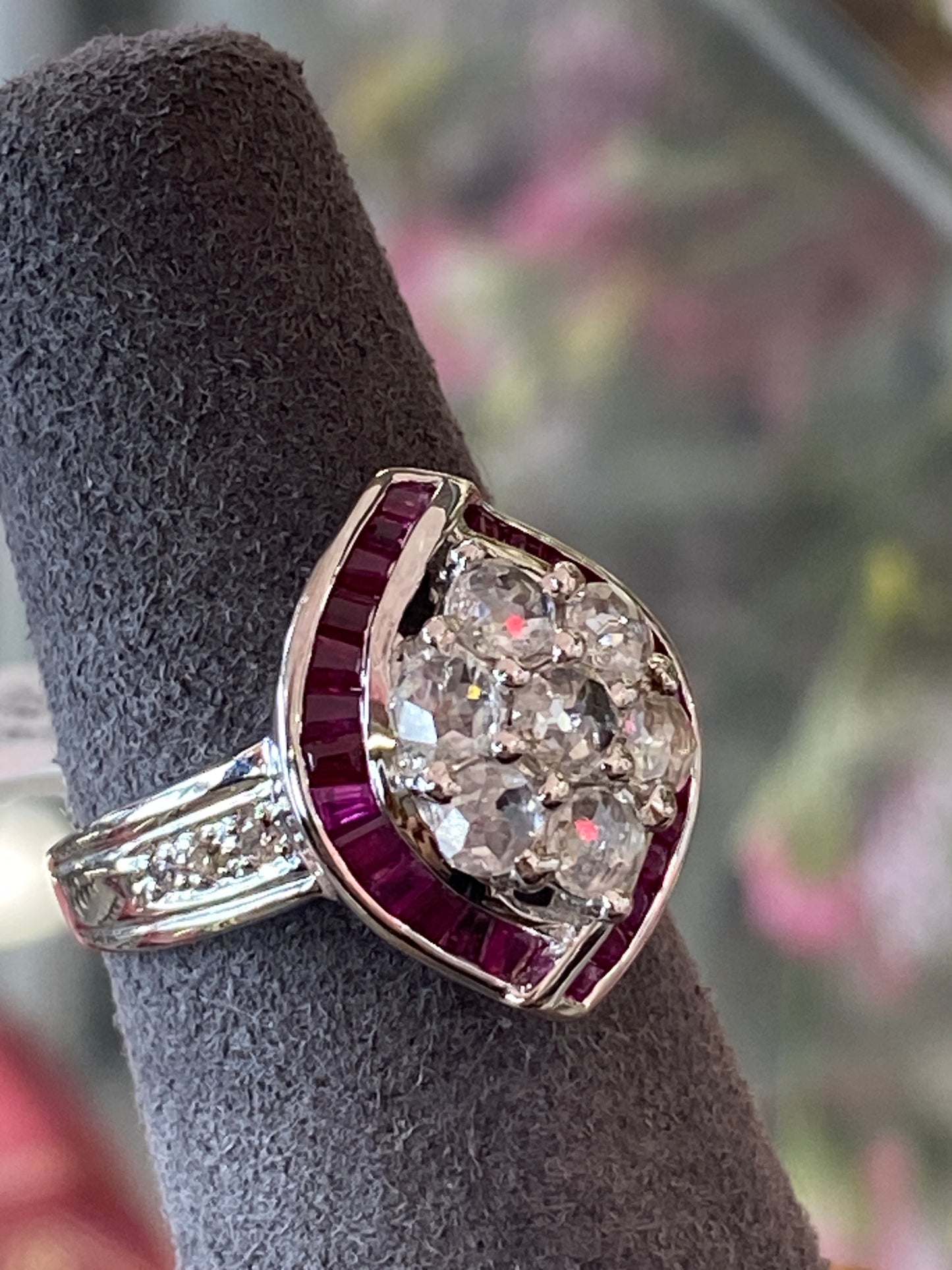18k White Gold Ring With Diamonds & Red Stones