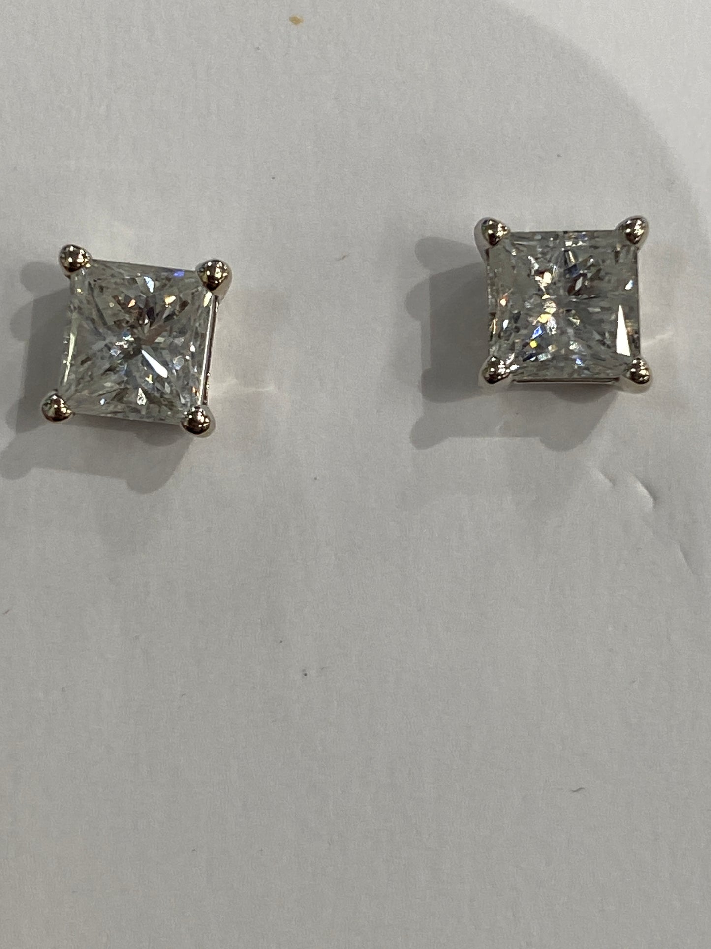 14k White Gold Diamond Stud Earrings