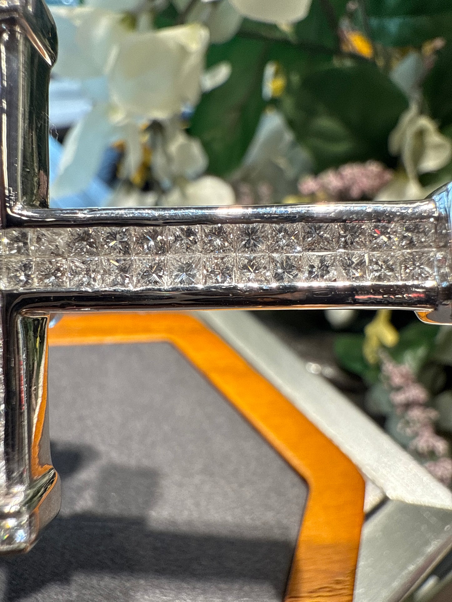 Diamond cross