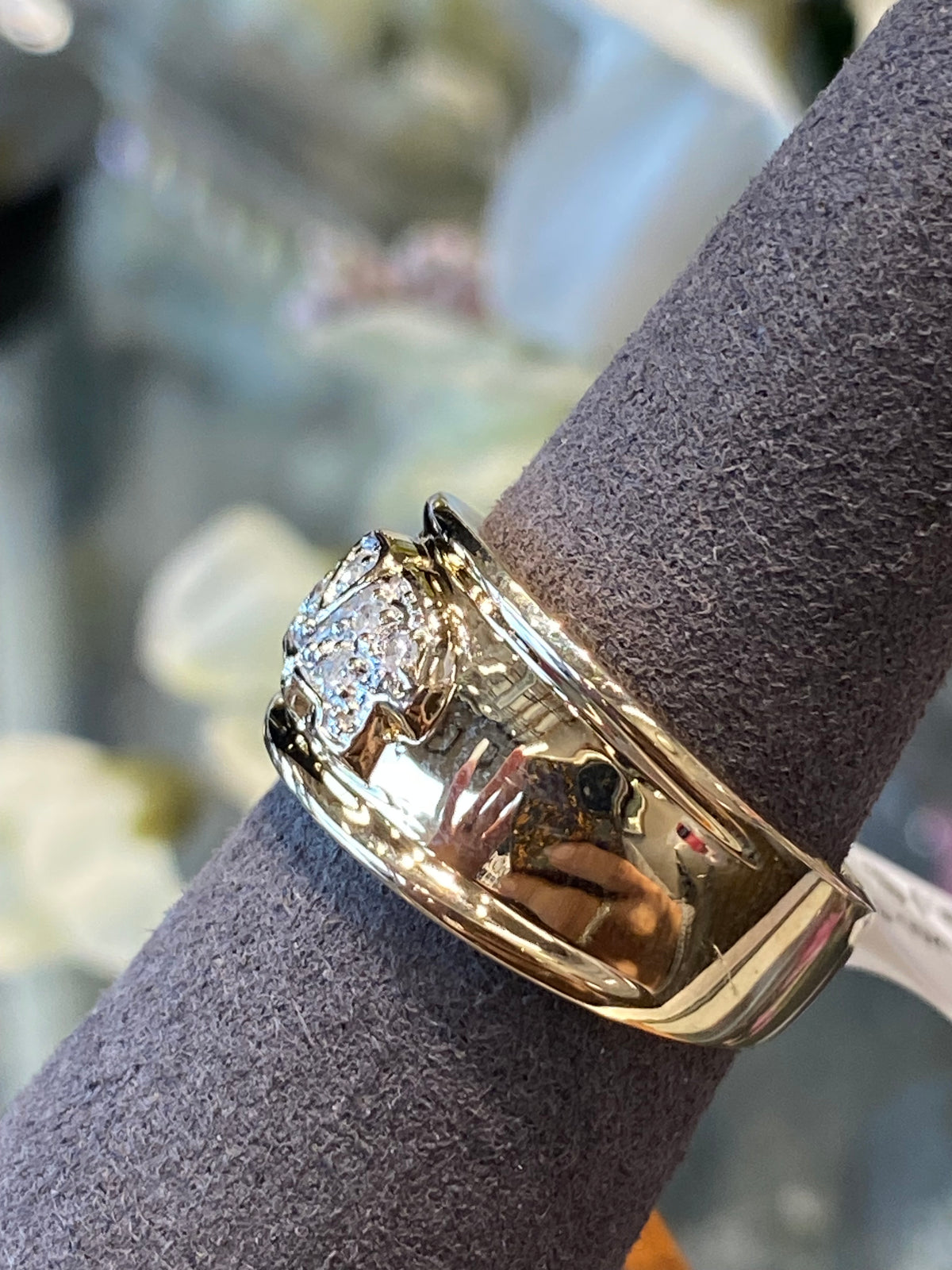 10k Yellow Gold Elephant Ring